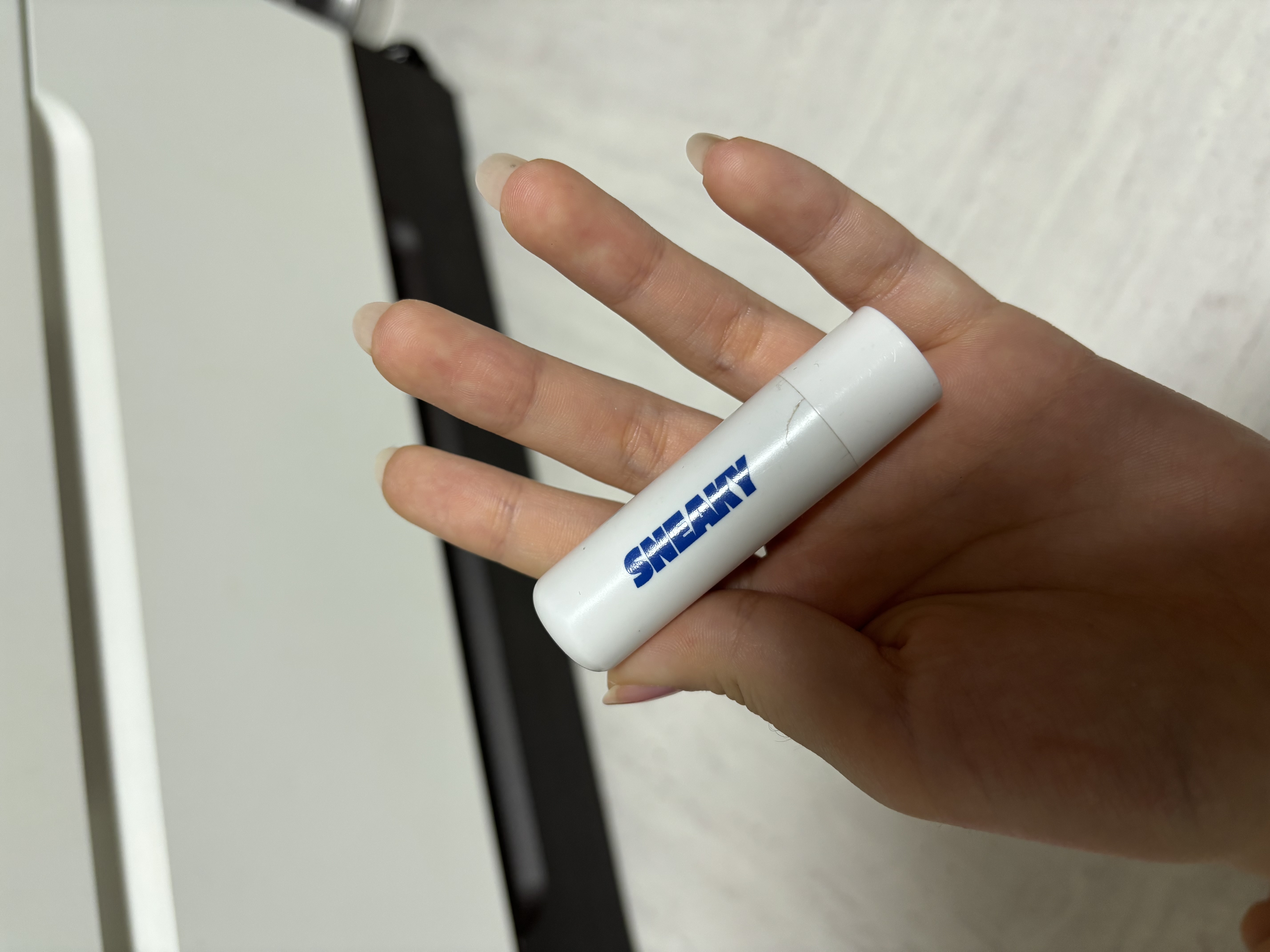 선택된 언니의파우치 리뷰 이미지 - [무드업 보습 립밤]