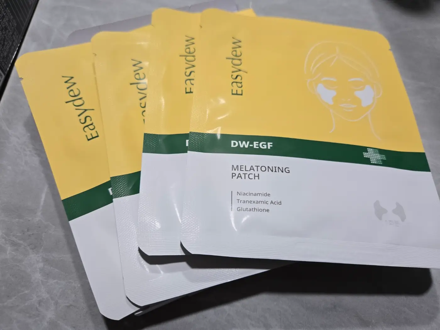 선택된 언니의파우치 리뷰 이미지 - [DW EGF 멜라토닝 패치]