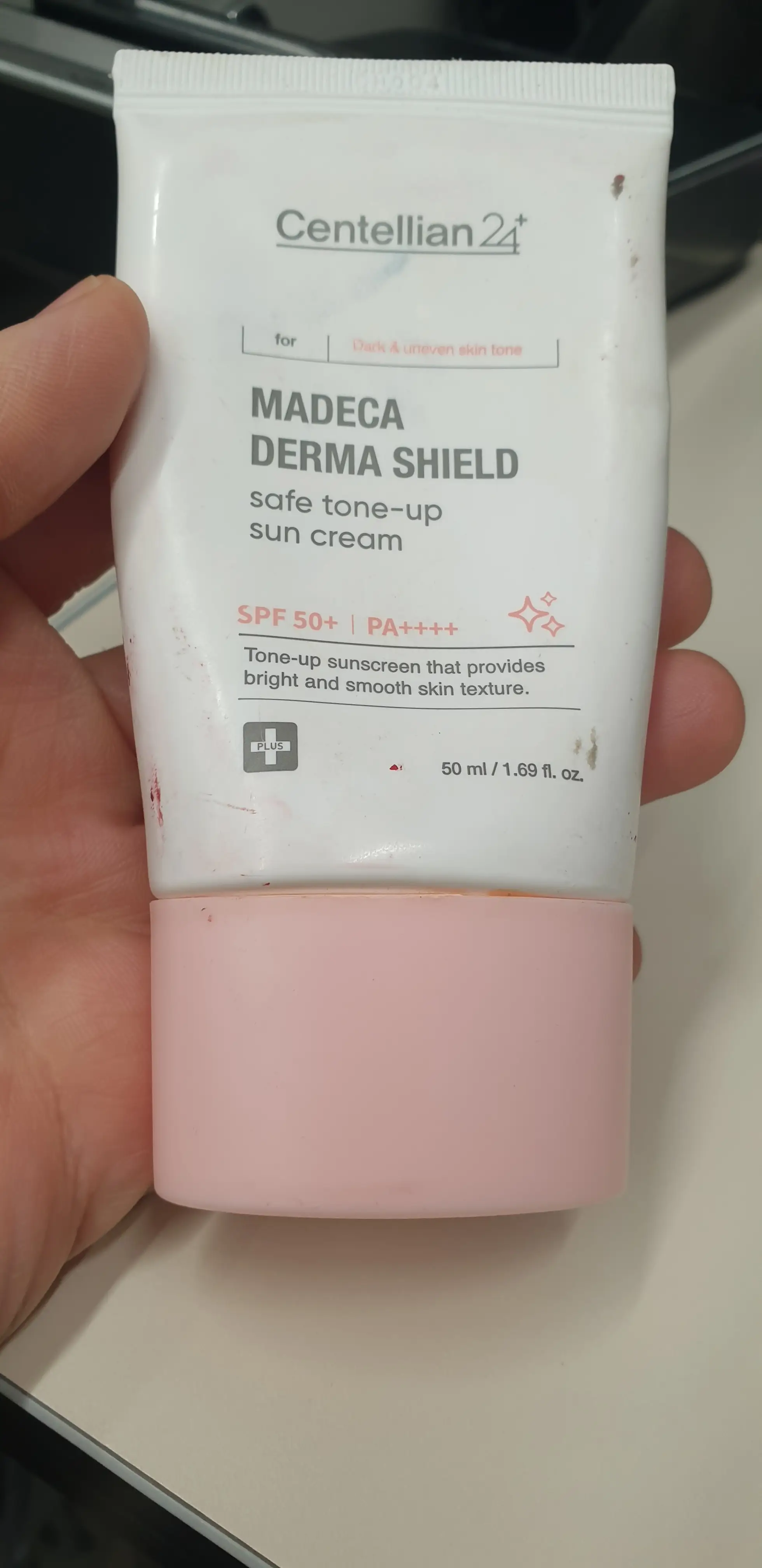 선택된 언니의파우치 리뷰 이미지 - [마데카 더마 쉴드 세이프 톤업 선크림]