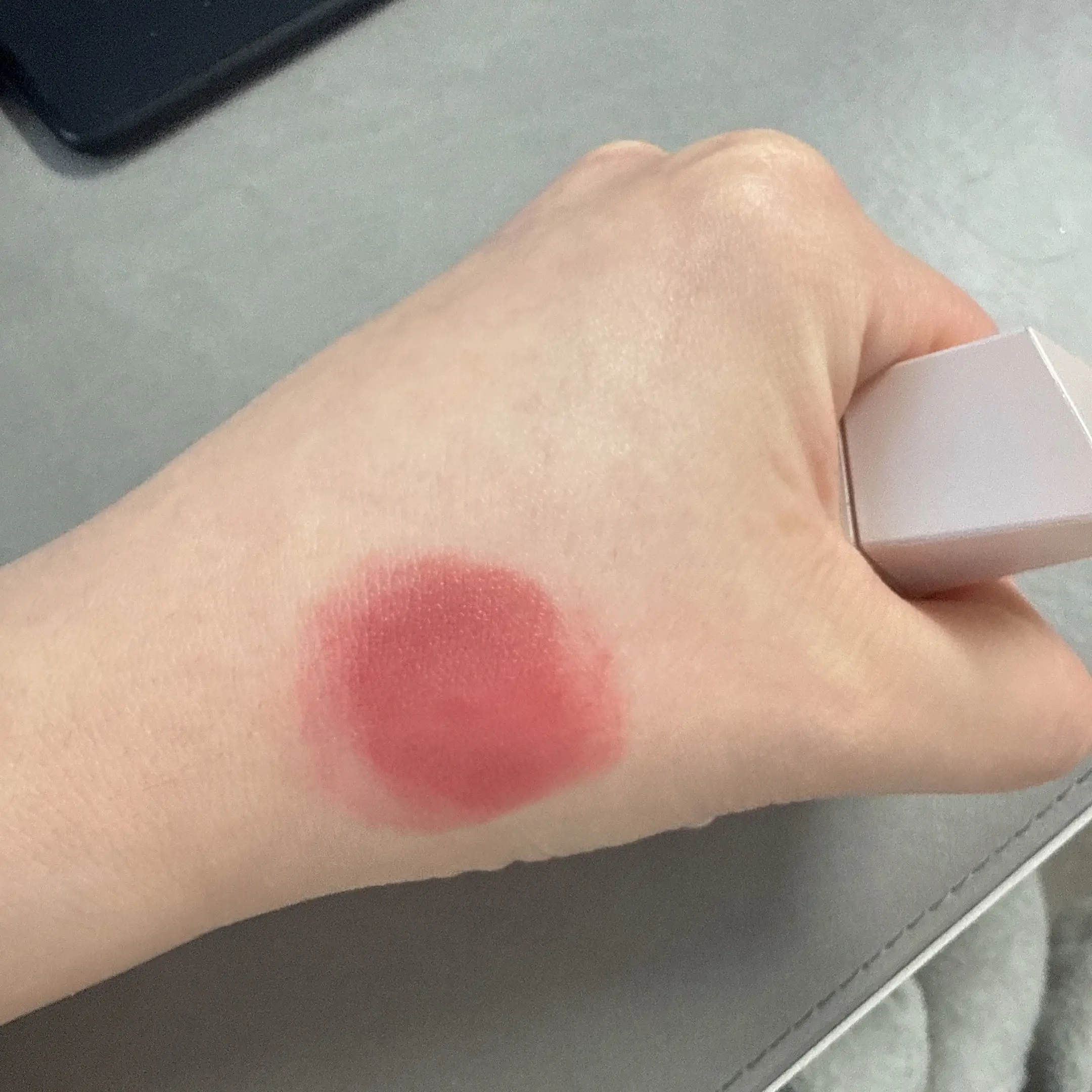 선택된 언니의파우치 리뷰 이미지 - [꾸뛰르 립틴트 블러 벨벳]