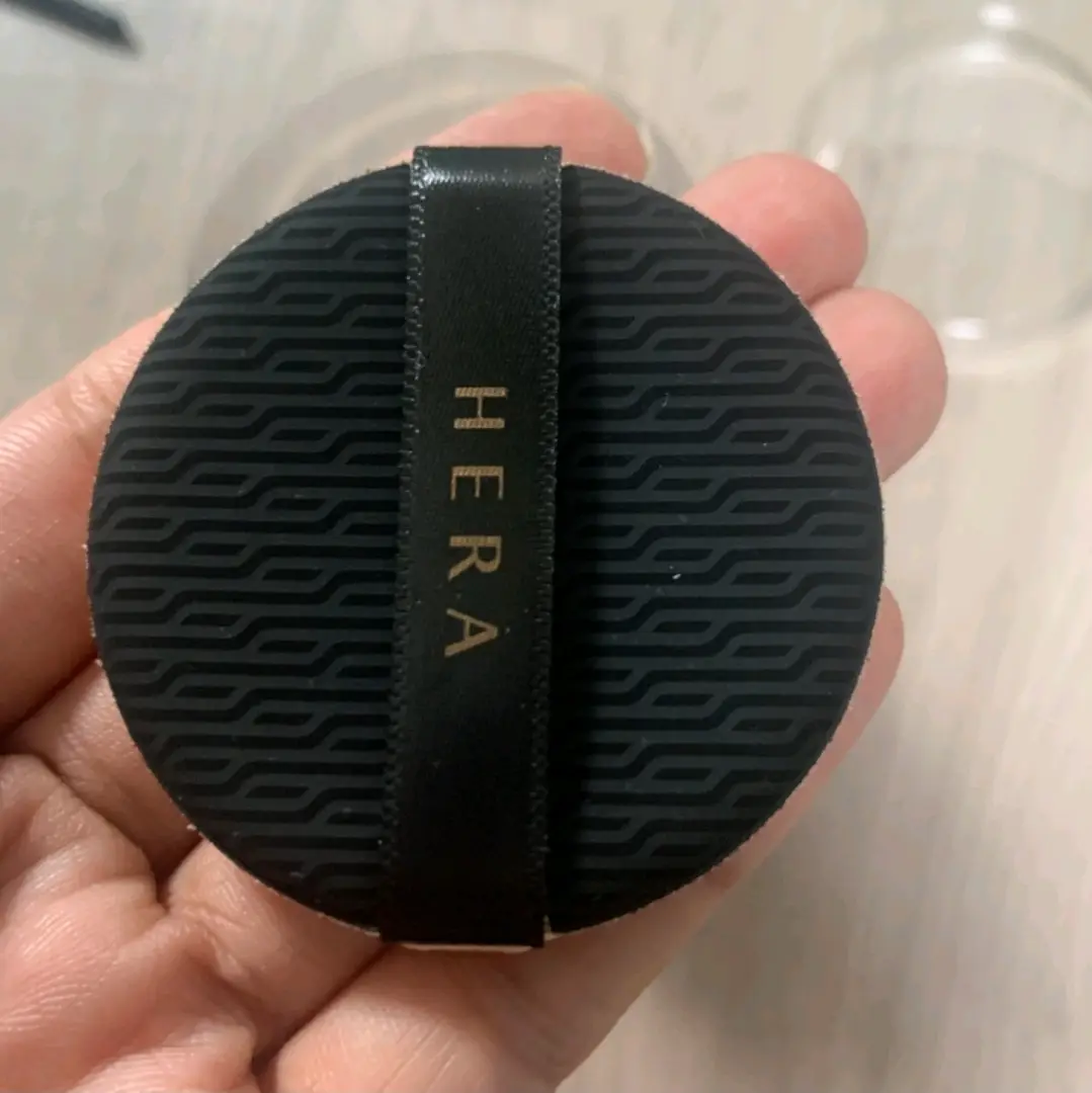 선택된 언니의파우치 리뷰 이미지 - [블랙 쿠션 파운데이션 퍼프]