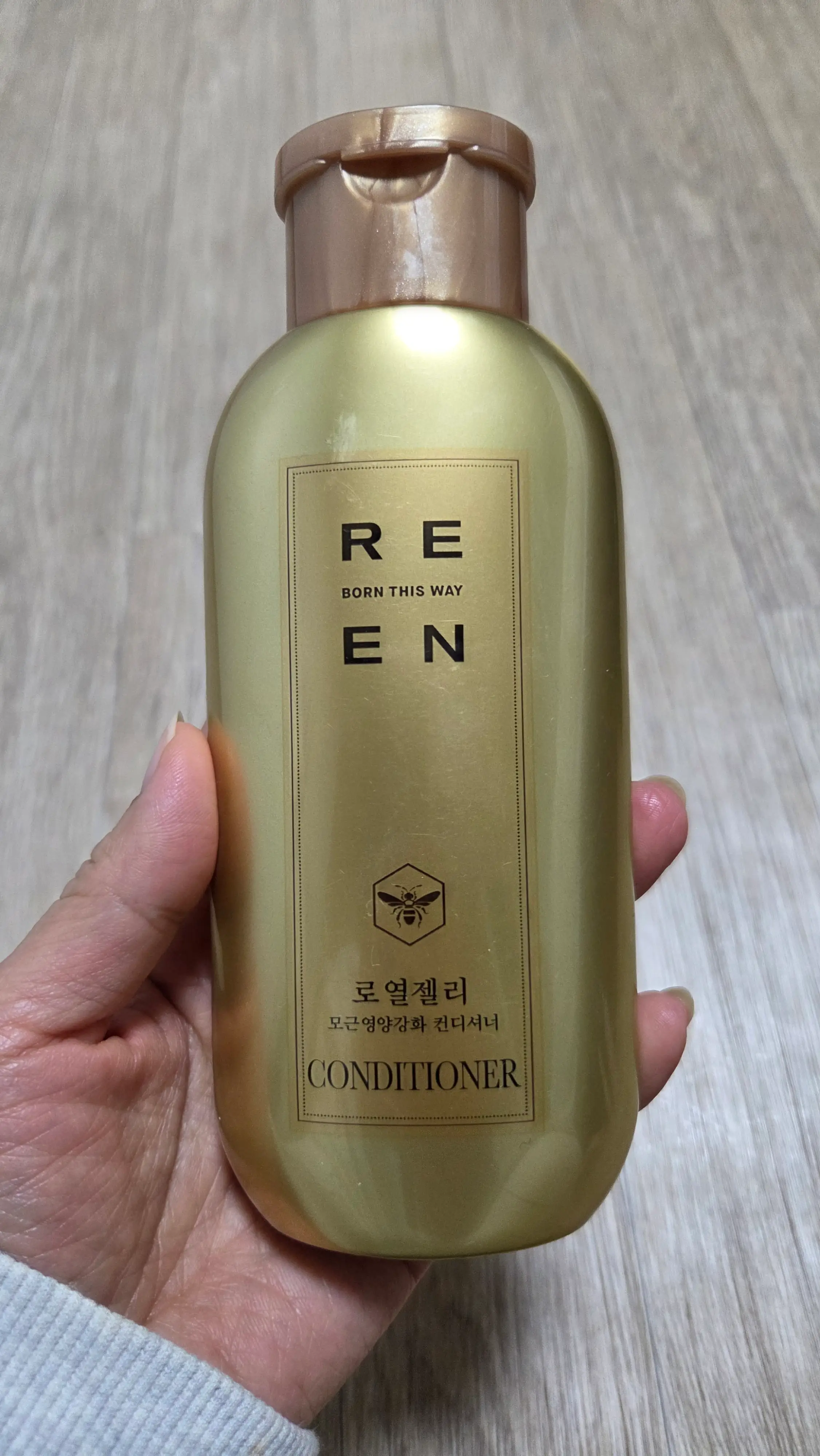 선택된 언니의파우치 리뷰 이미지 - [로열젤리 모근영양강화 컨디셔너]