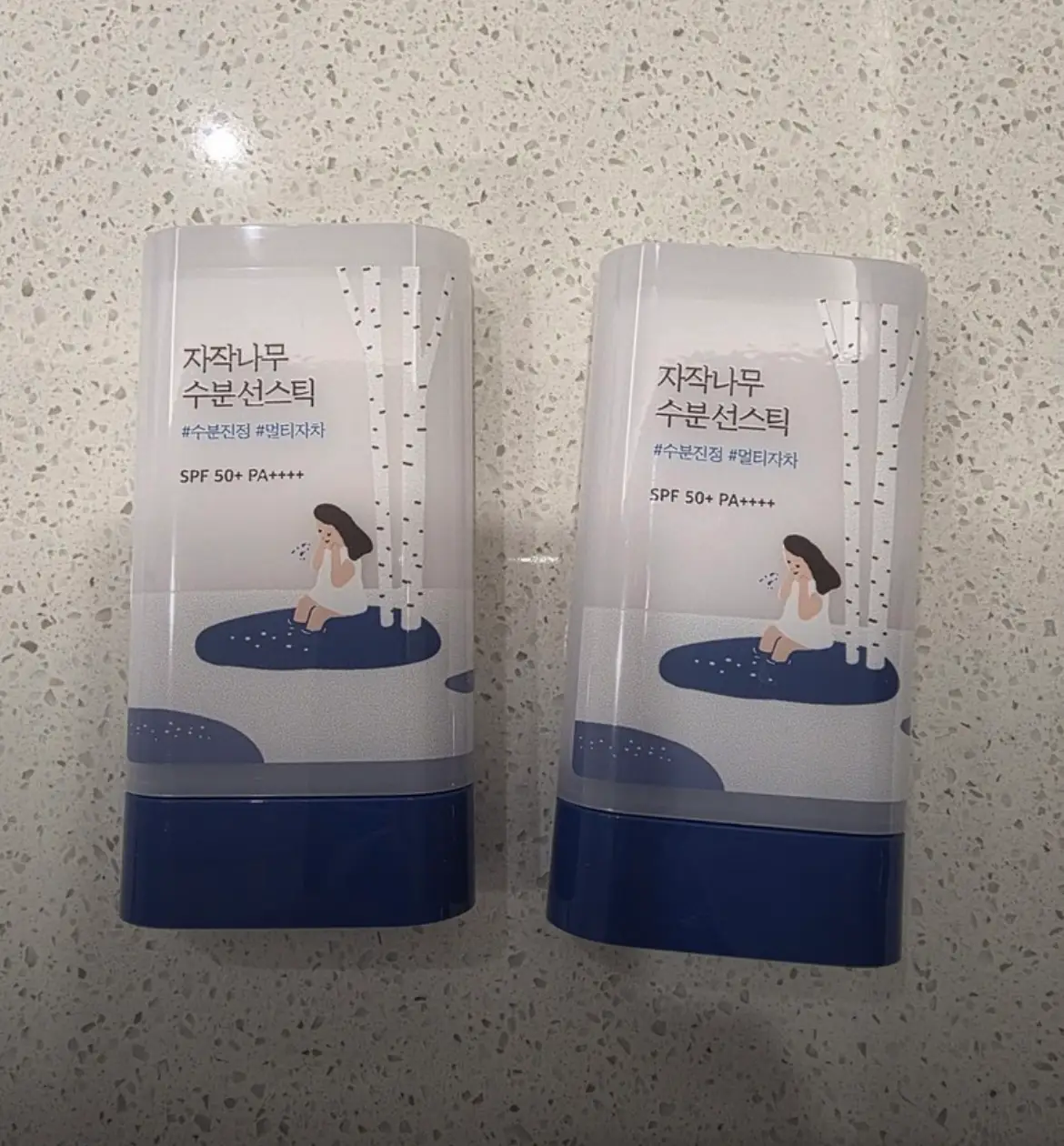 선택된 언니의파우치 리뷰 이미지 - [자작나무 수분 선스틱]