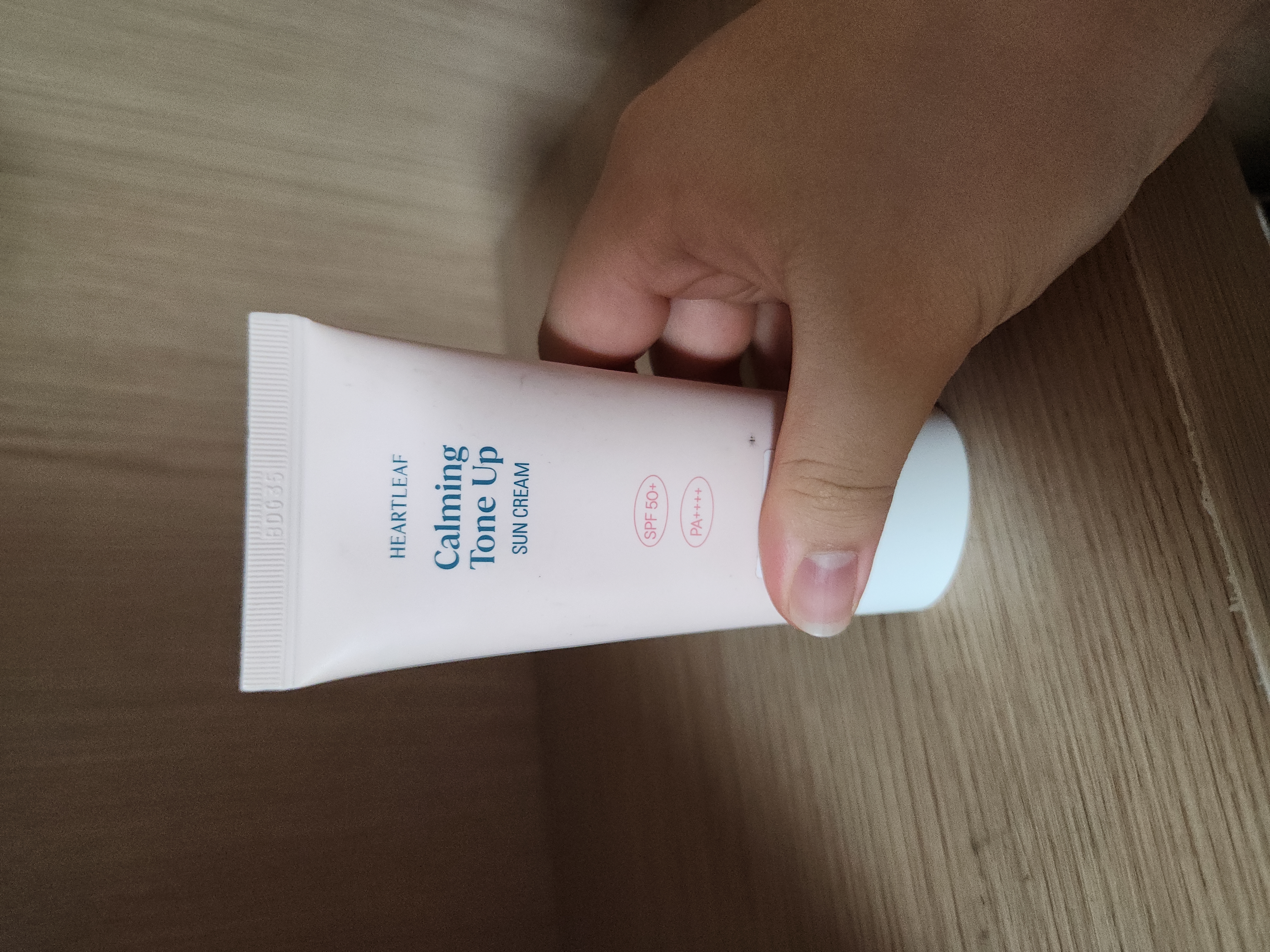 선택된 언니의파우치 리뷰 이미지 - [맑은 어성초 진정 수분 톤업 선크림]