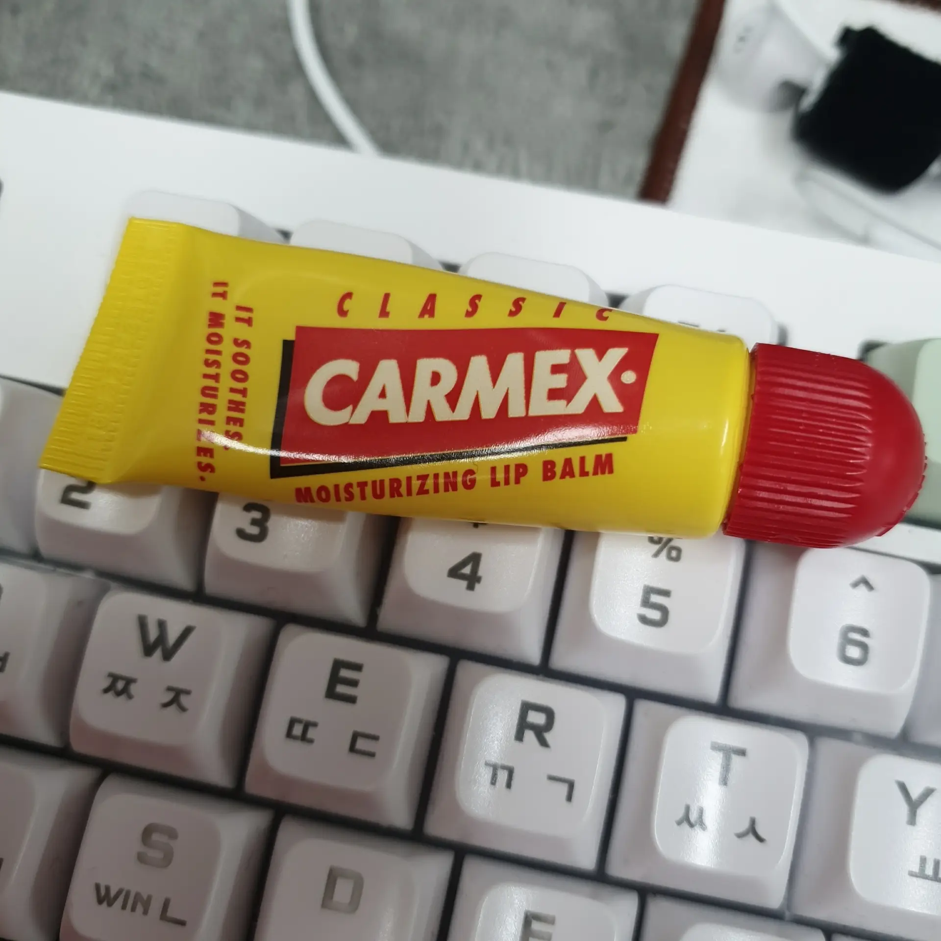 선택된 언니의파우치 리뷰 이미지 - [모이스처라이징 립밤 클래식 튜브형]