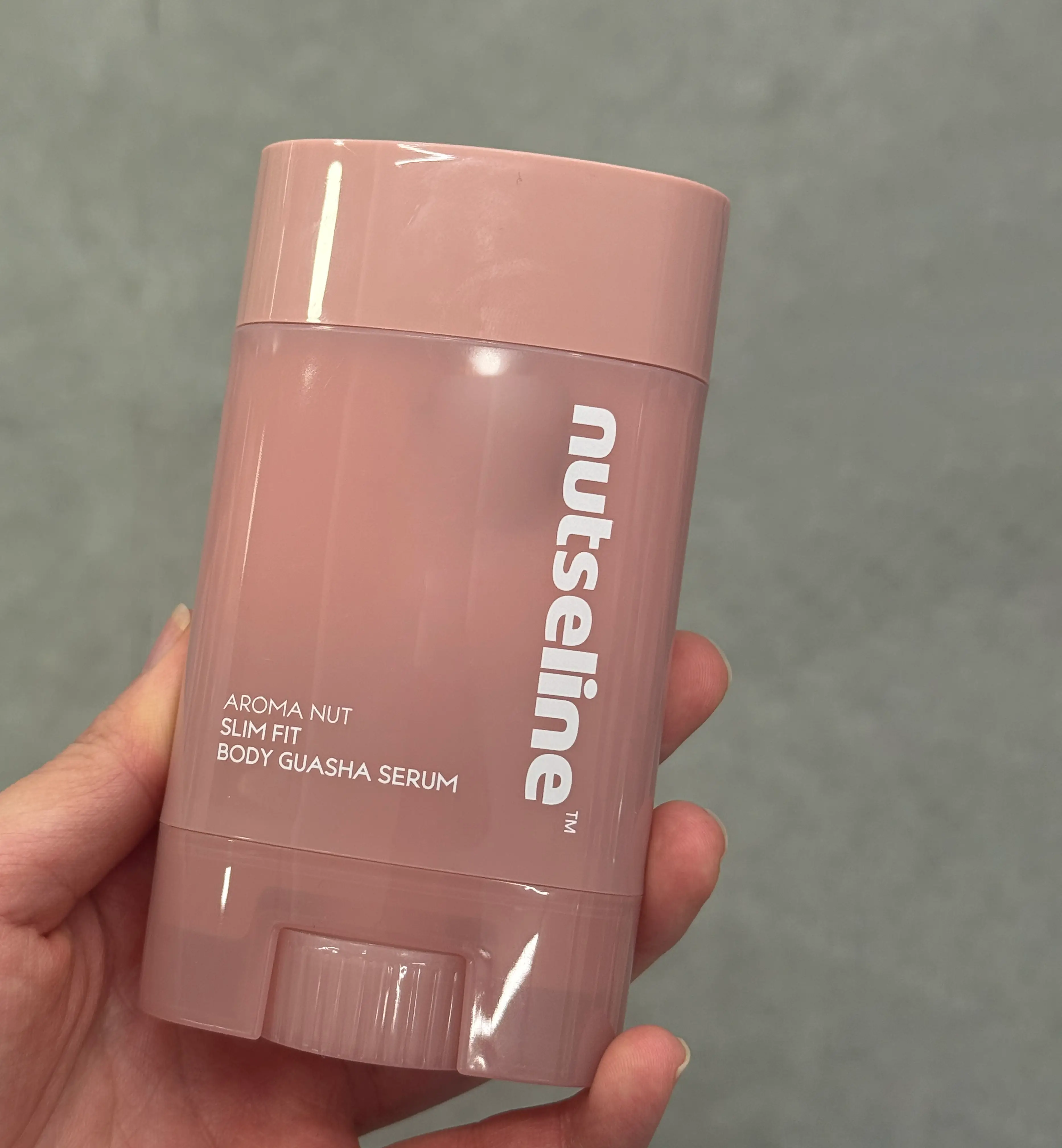 선택된 언니의파우치 리뷰 이미지 - [아로마 넛 슬림핏 바디 괄사 세럼]