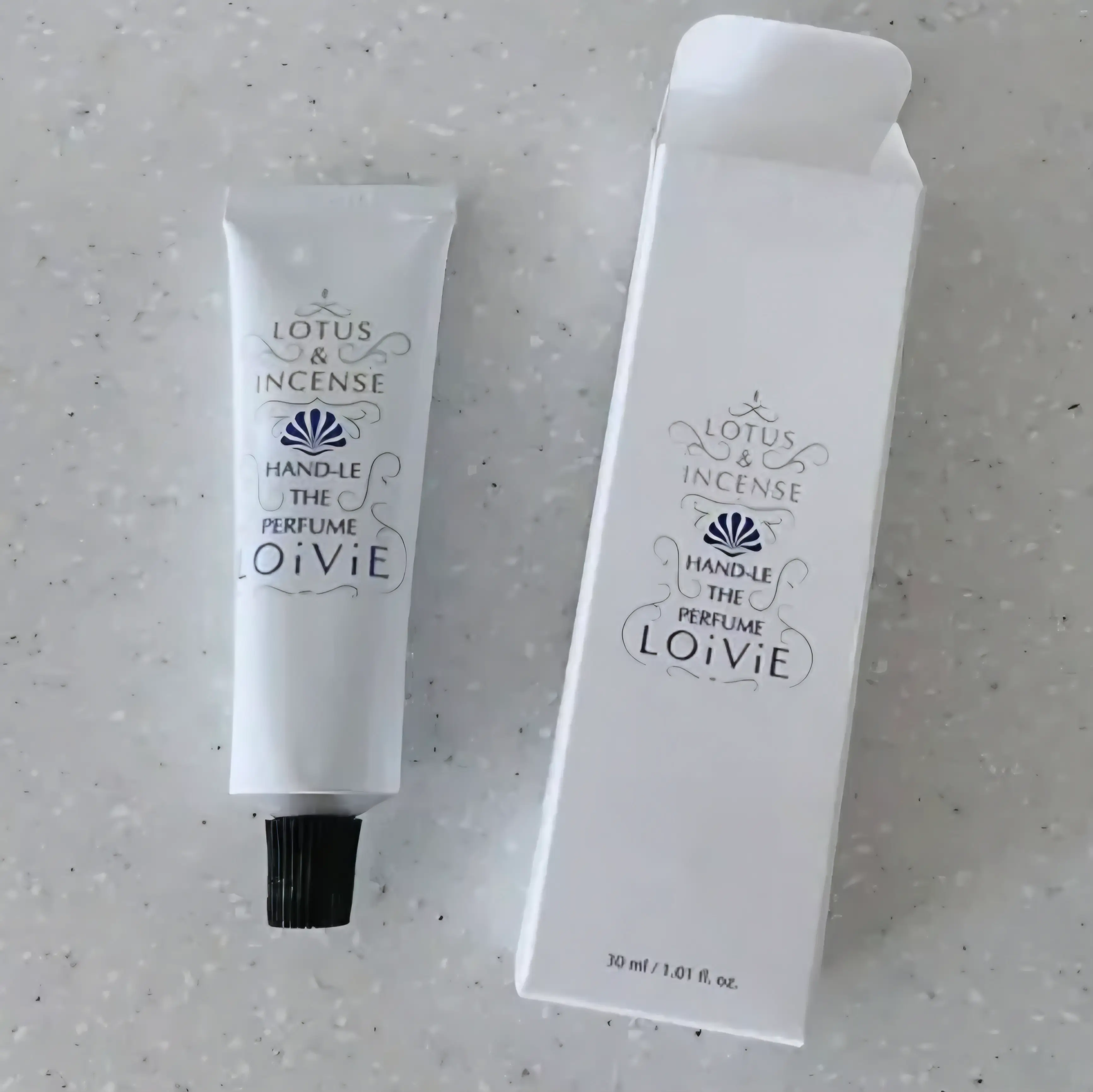 선택된 언니의파우치 리뷰 이미지 - [퍼퓸드 핸드크림 [피오니 앤 화이트 머스크]]