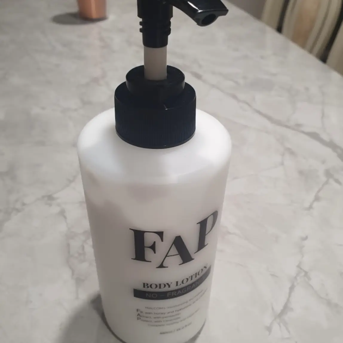 선택된 언니의파우치 리뷰 이미지 - [팹 바디로션 아이리스 앤 튜베로즈]