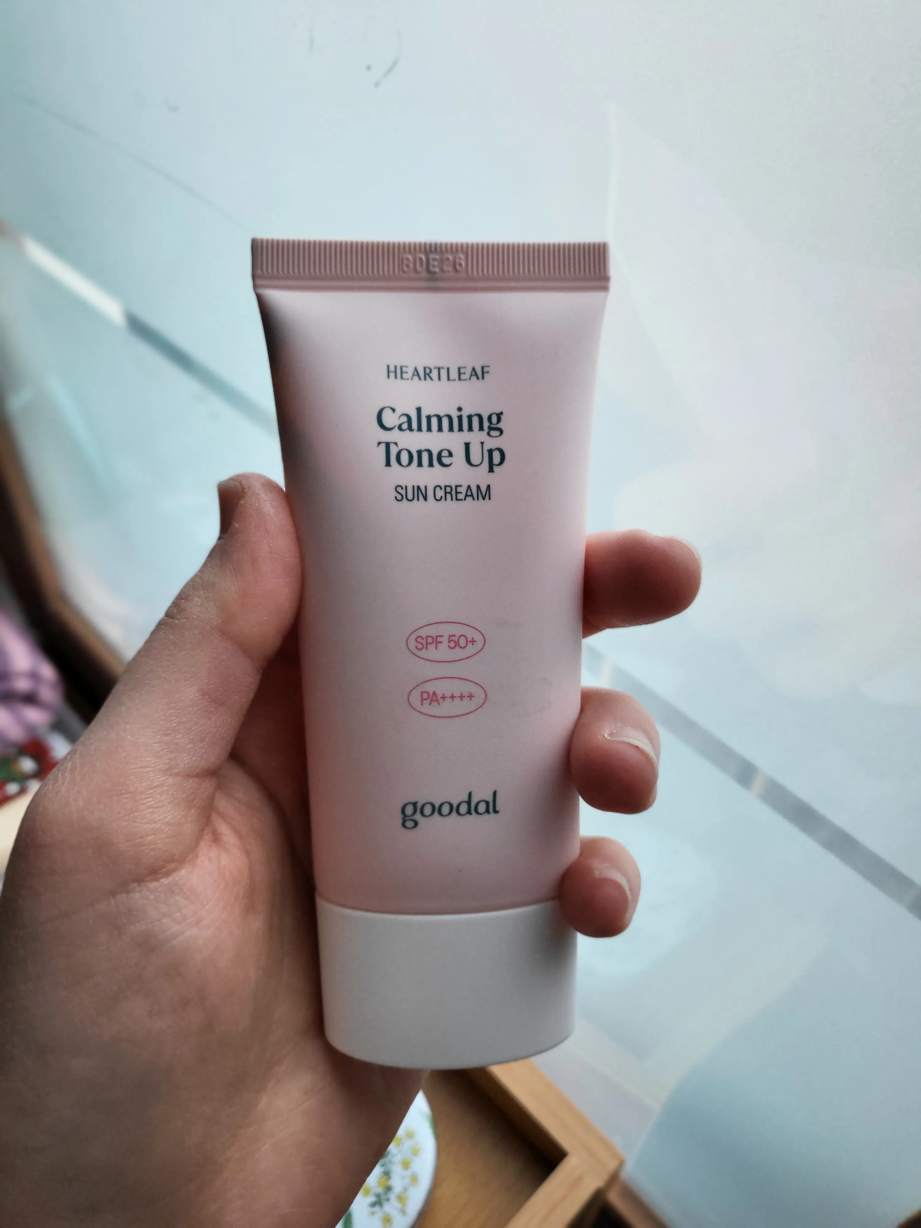 선택된 언니의파우치 리뷰 이미지 - [맑은 어성초 진정 수분 톤업 선크림]