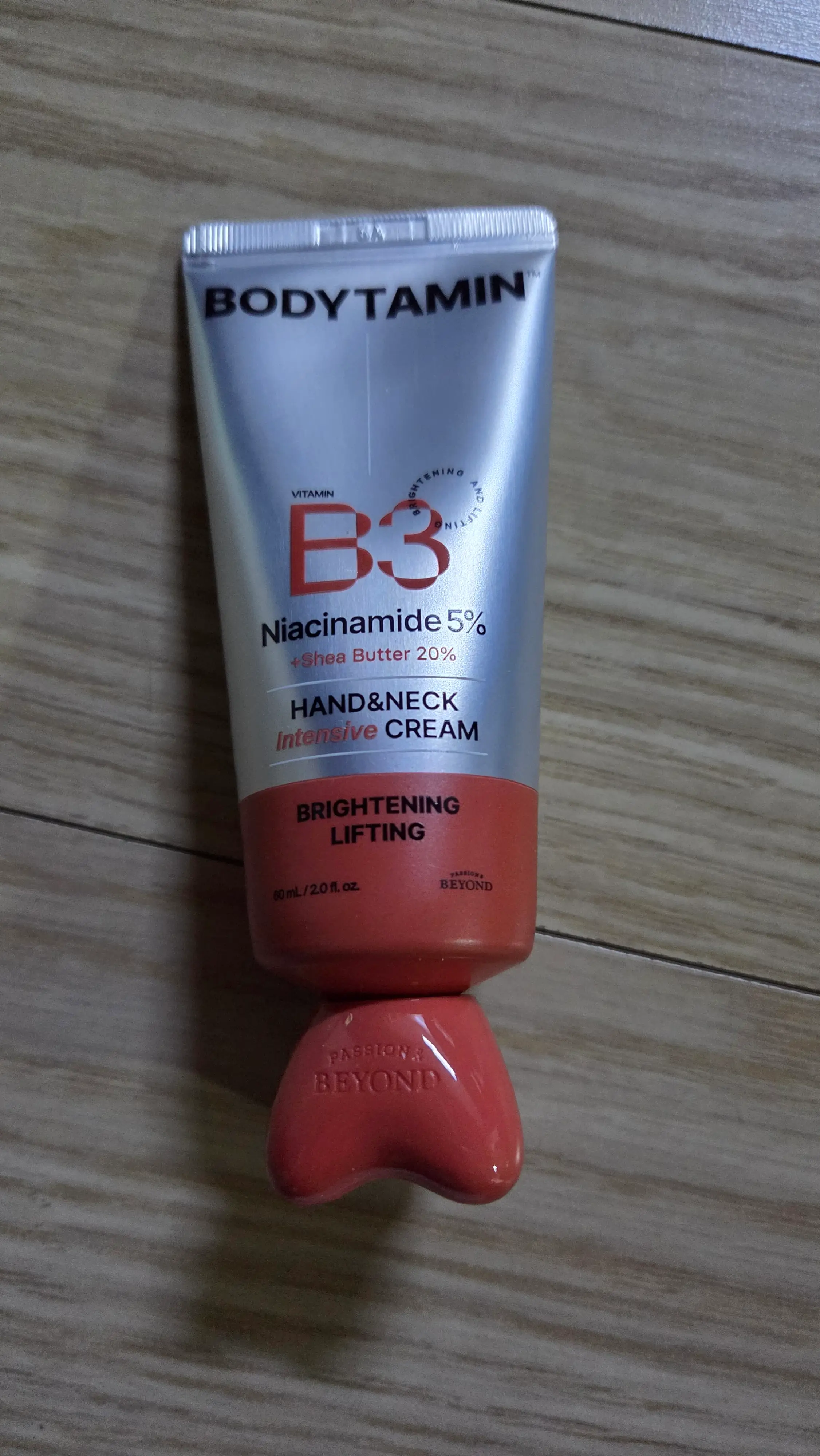 선택된 언니의파우치 리뷰 이미지 - [바디타민 핸드&넥크림 인텐시브 [괄사형]]