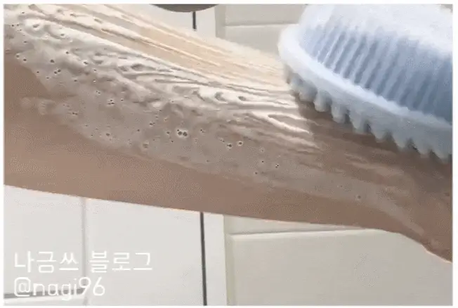 선택된 언니의파우치 리뷰 이미지 - [올리브영 바디브러쉬]