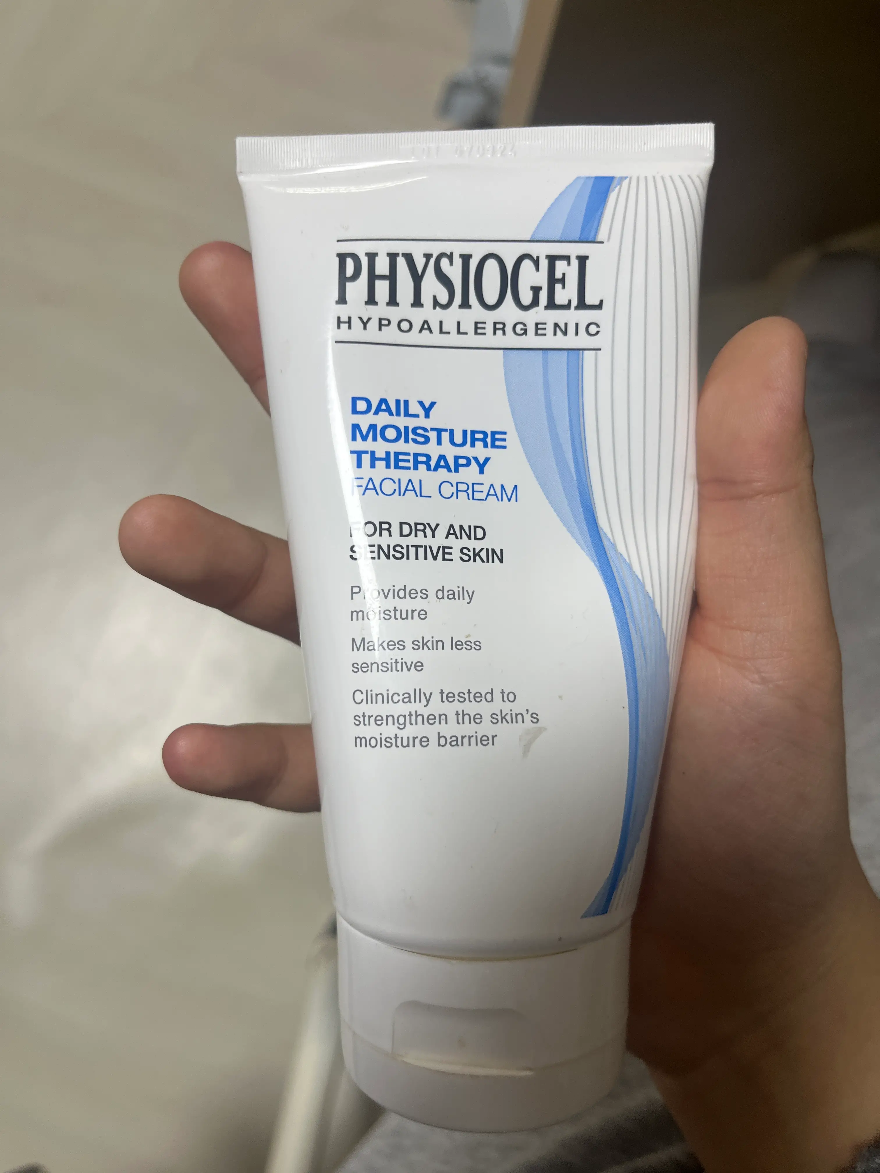 선택된 언니의파우치 리뷰 이미지 - [데일리 모이스쳐 테라피 페이셜 크림]
