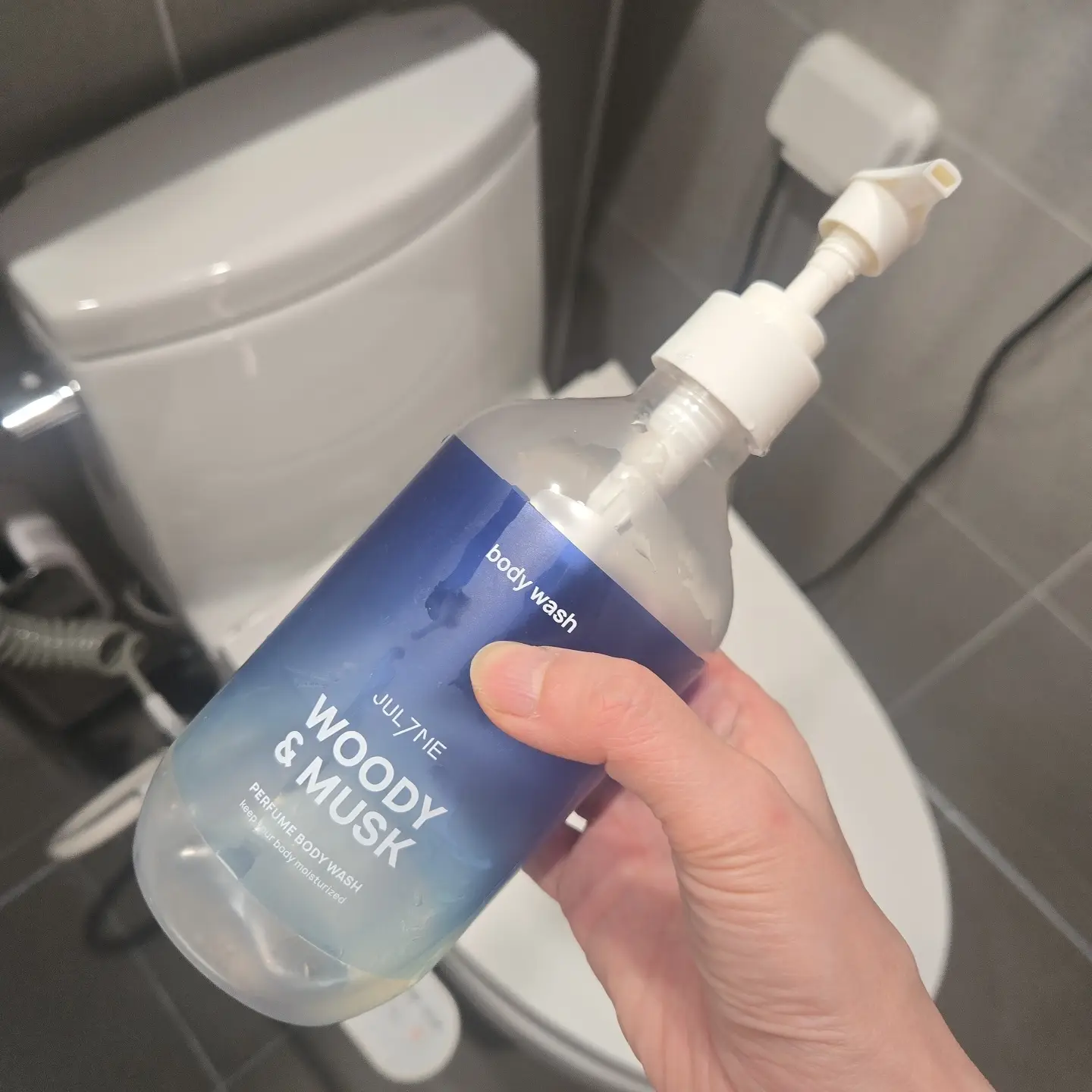 선택된 언니의파우치 리뷰 이미지 - [퍼퓸 바디 워시 (우디앤머스크)]