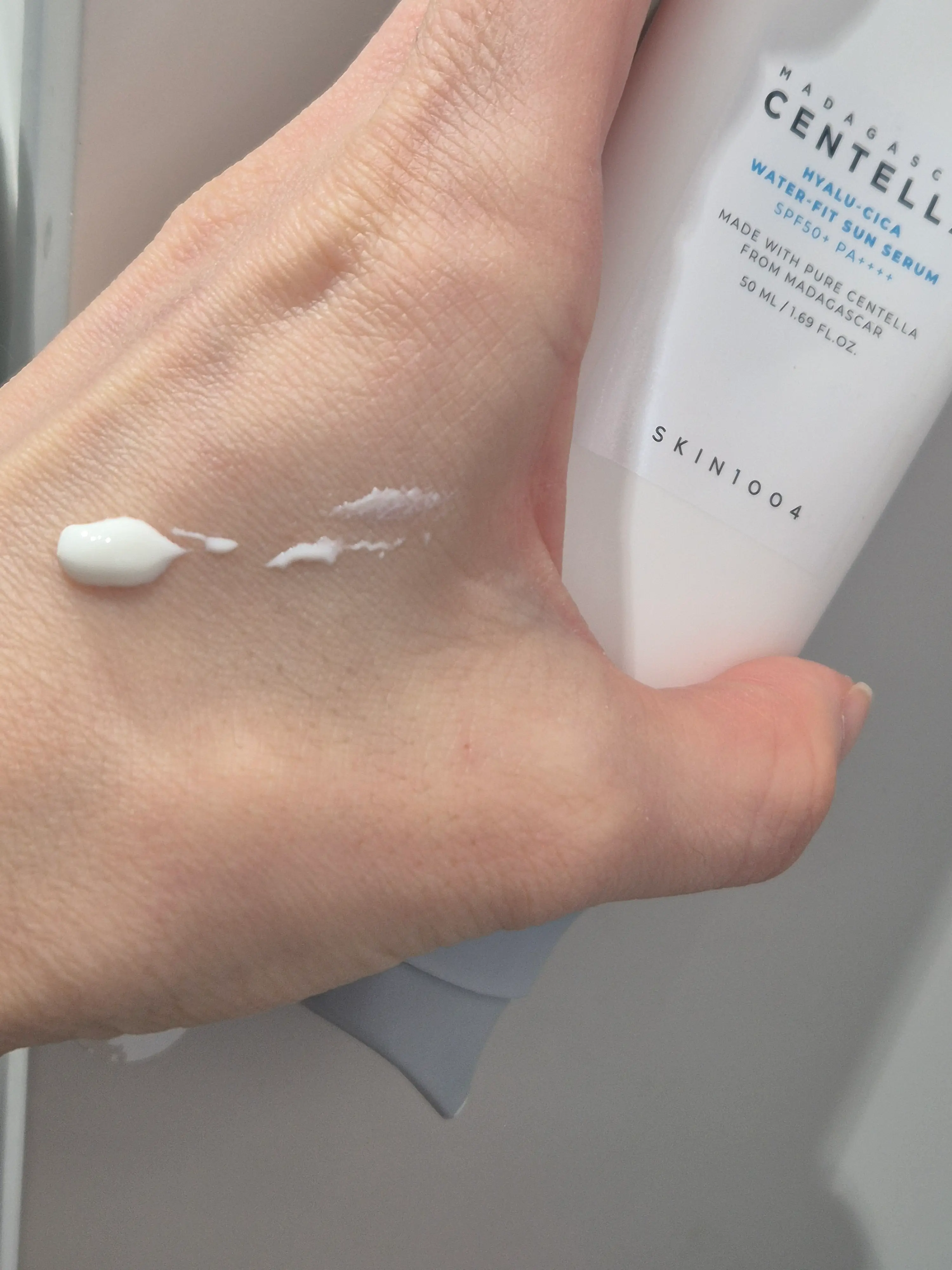 선택된 언니의파우치 리뷰 이미지 - [마다가스카르 센텔라 히알루 시카 워터핏 선 세럼]