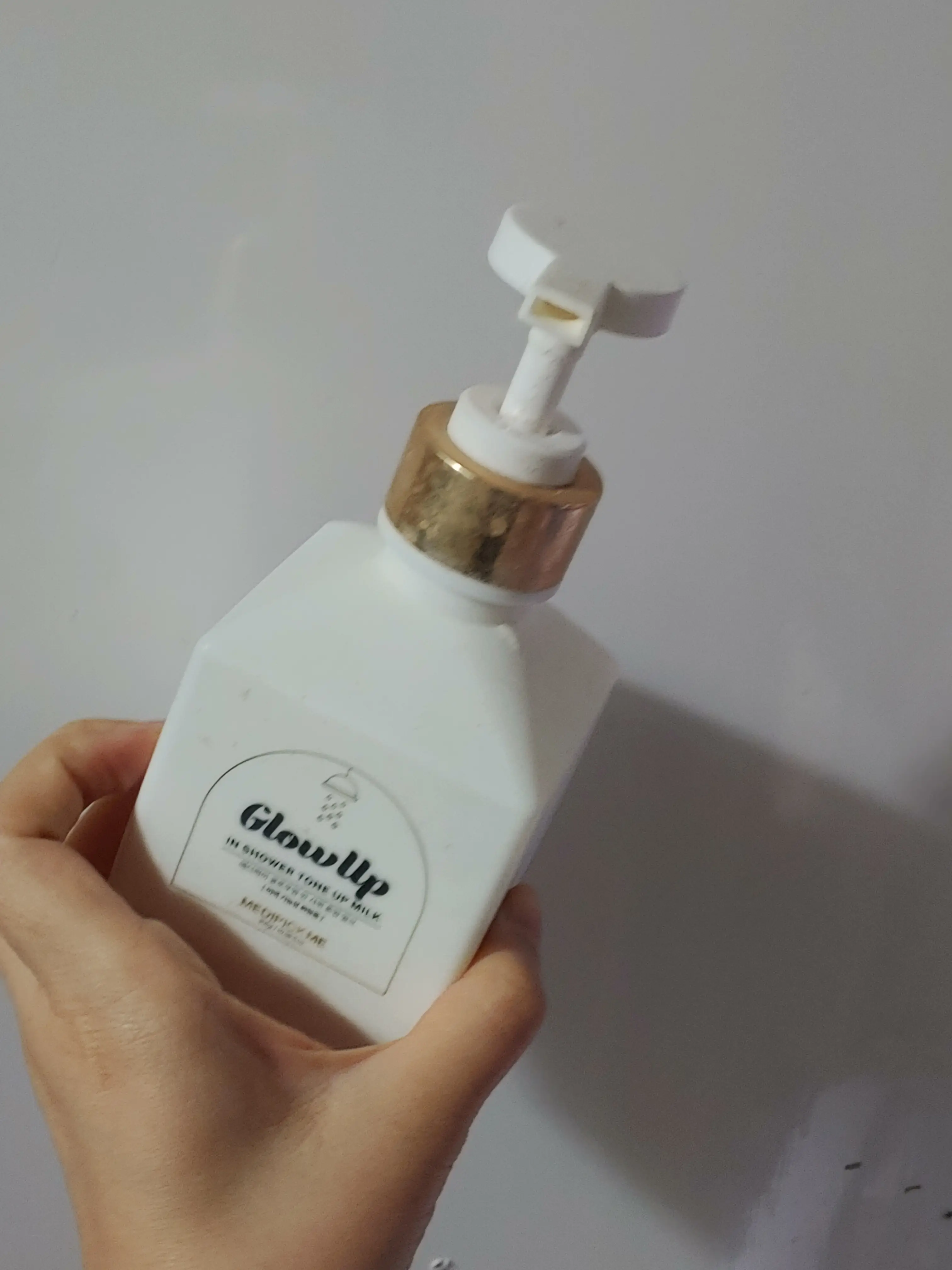 선택된 언니의파우치 리뷰 이미지 - [글로우업 인샤워 톤업밀크]