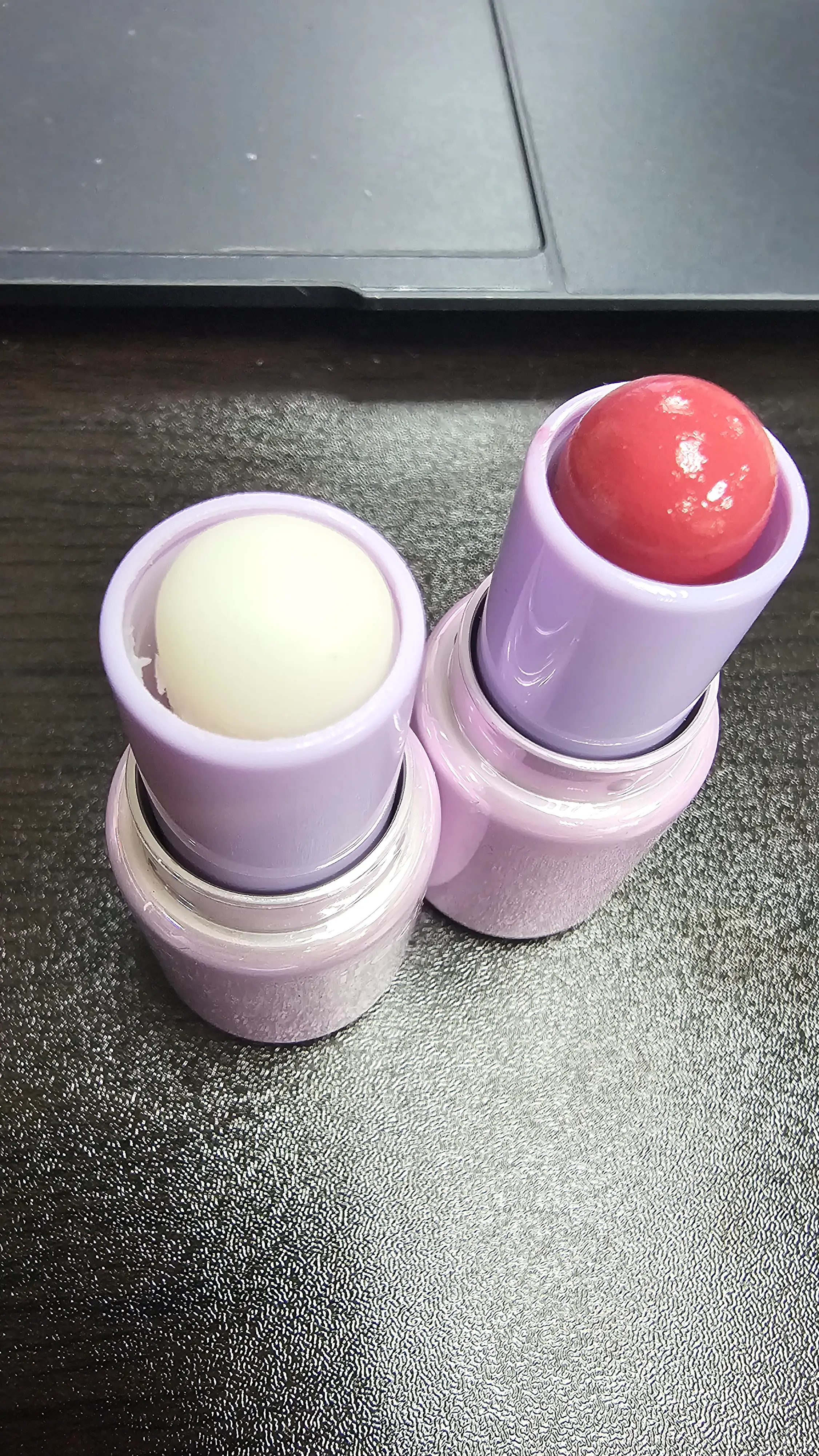 선택된 언니의파우치 리뷰 이미지 - [바이브 업 프리즘 립밤 듀오]