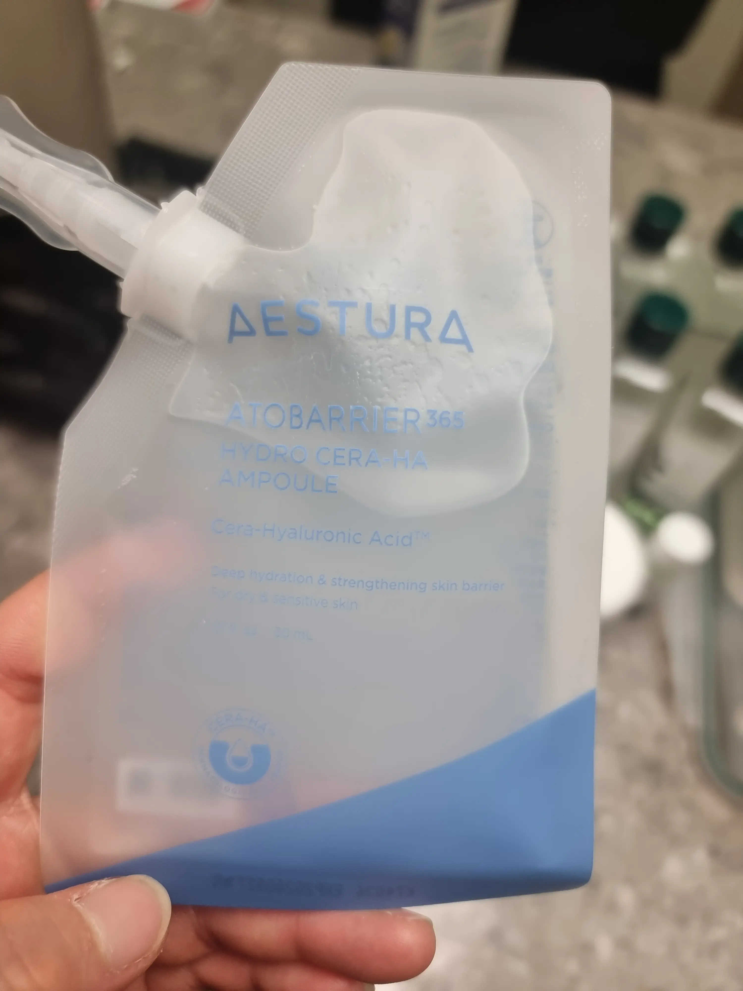 선택된 언니의파우치 리뷰 이미지 - [아토베리어365 세라 히알 속수분 앰플]