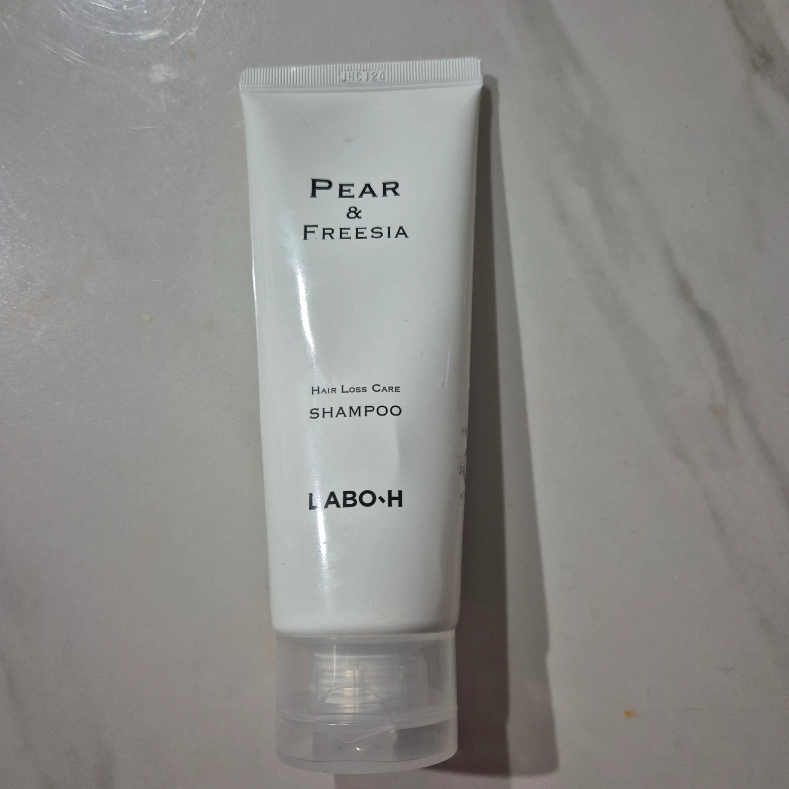 선택된 언니의파우치 리뷰 이미지 - [(퍼퓸 에디션) 탈모증상완화 샴푸 두피강화 [페어 앤 프리지아]]