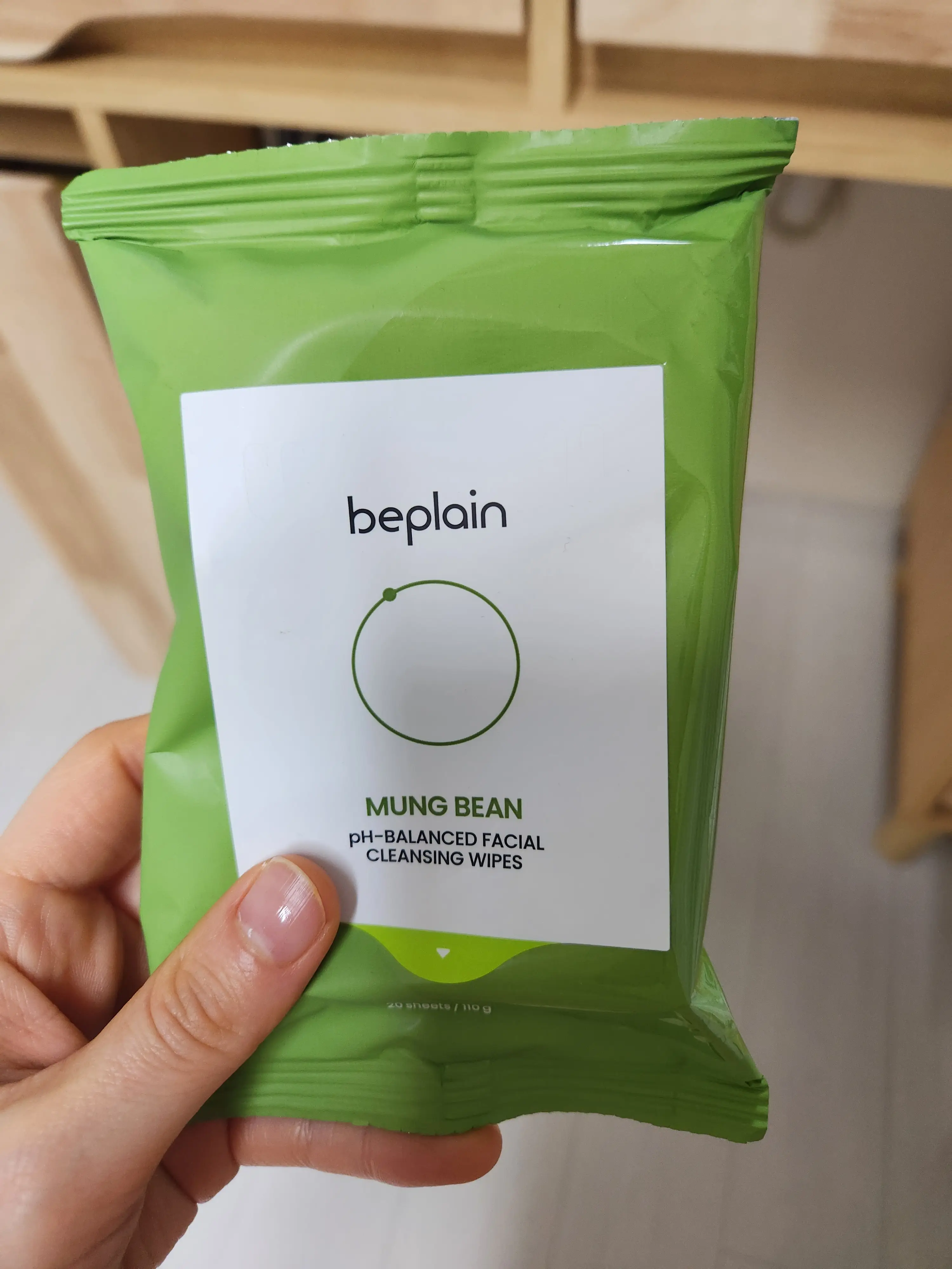 선택된 언니의파우치 리뷰 이미지 - [녹두 약산성 클렌징 워터 티슈]