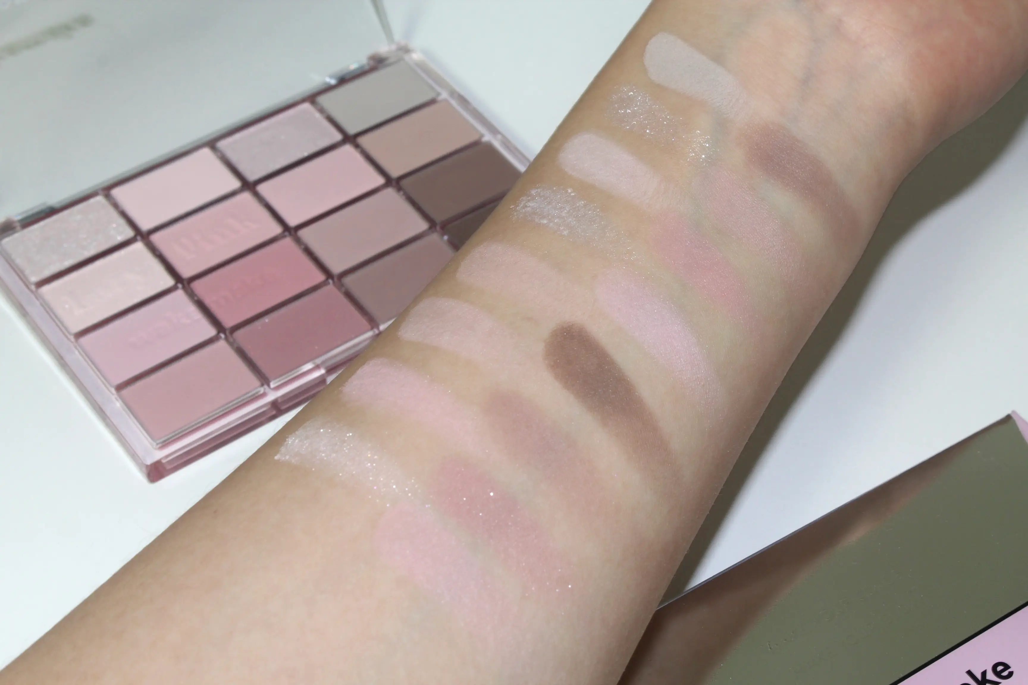 선택된 언니의파우치 리뷰 이미지 - [소프트 블러링 아이팔레트]