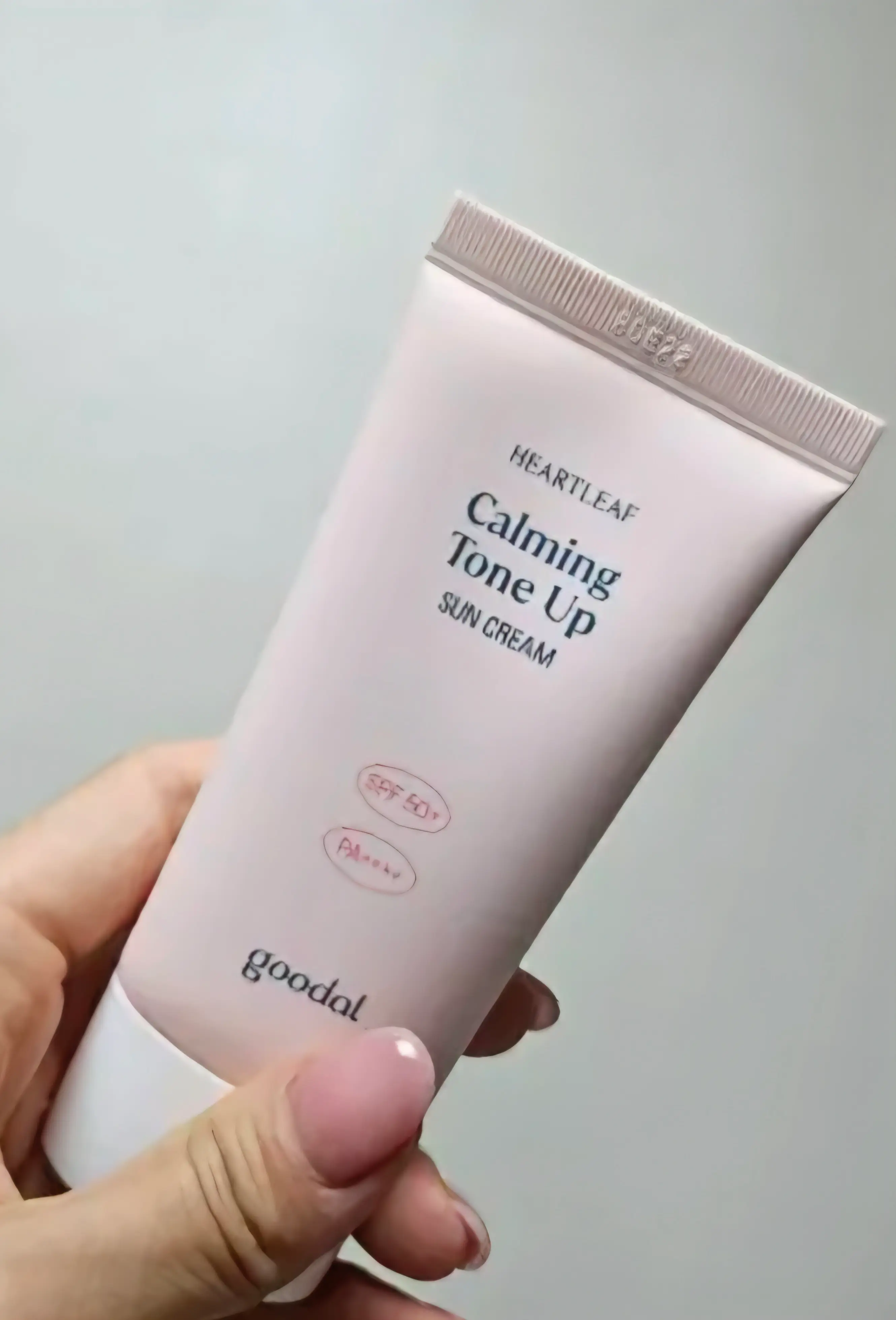 선택된 언니의파우치 리뷰 이미지 - [맑은 어성초 진정 수분 톤업 선크림]