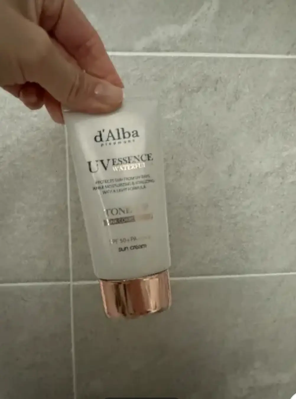 선택된 언니의파우치 리뷰 이미지 - [비타 캡슐 안티에이징 선크림]