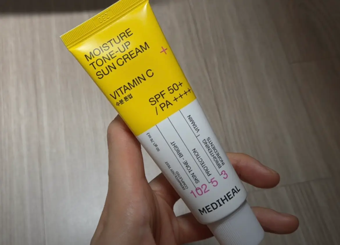 선택된 언니의파우치 리뷰 이미지 - [비타민씨 수분 톤업 선크림]