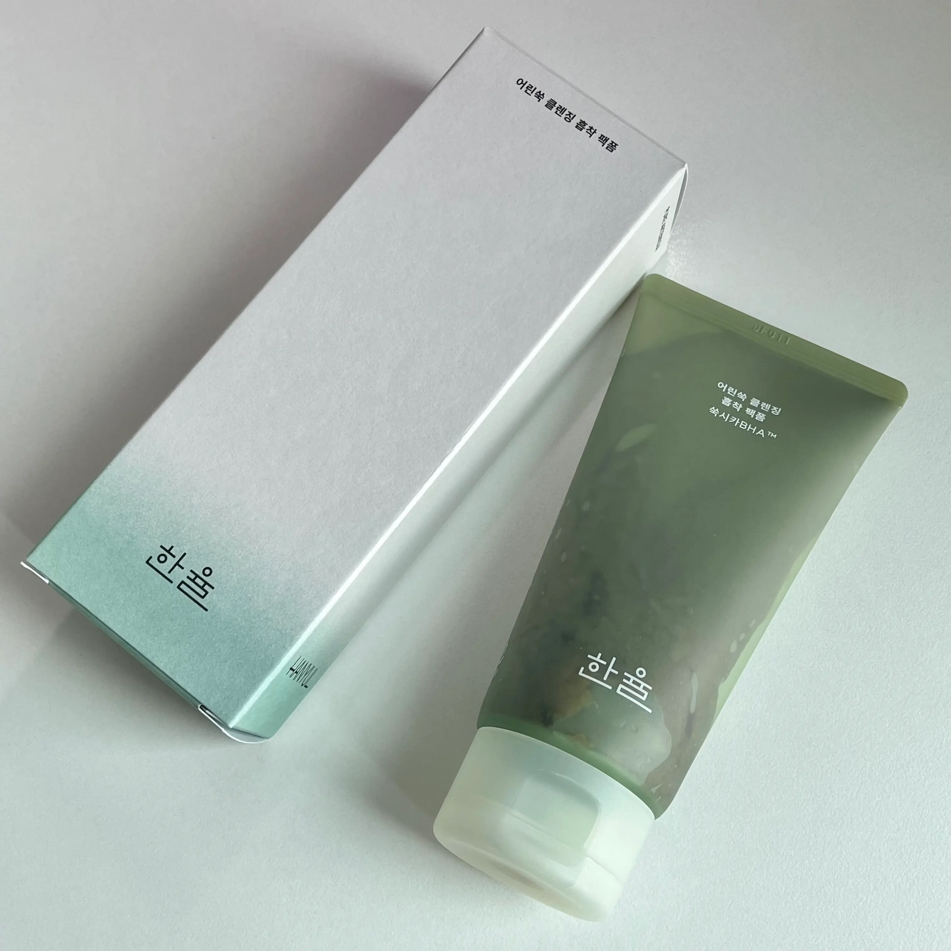 선택된 언니의파우치 리뷰 이미지 - [어린쑥 클렌징 흡착 팩폼]