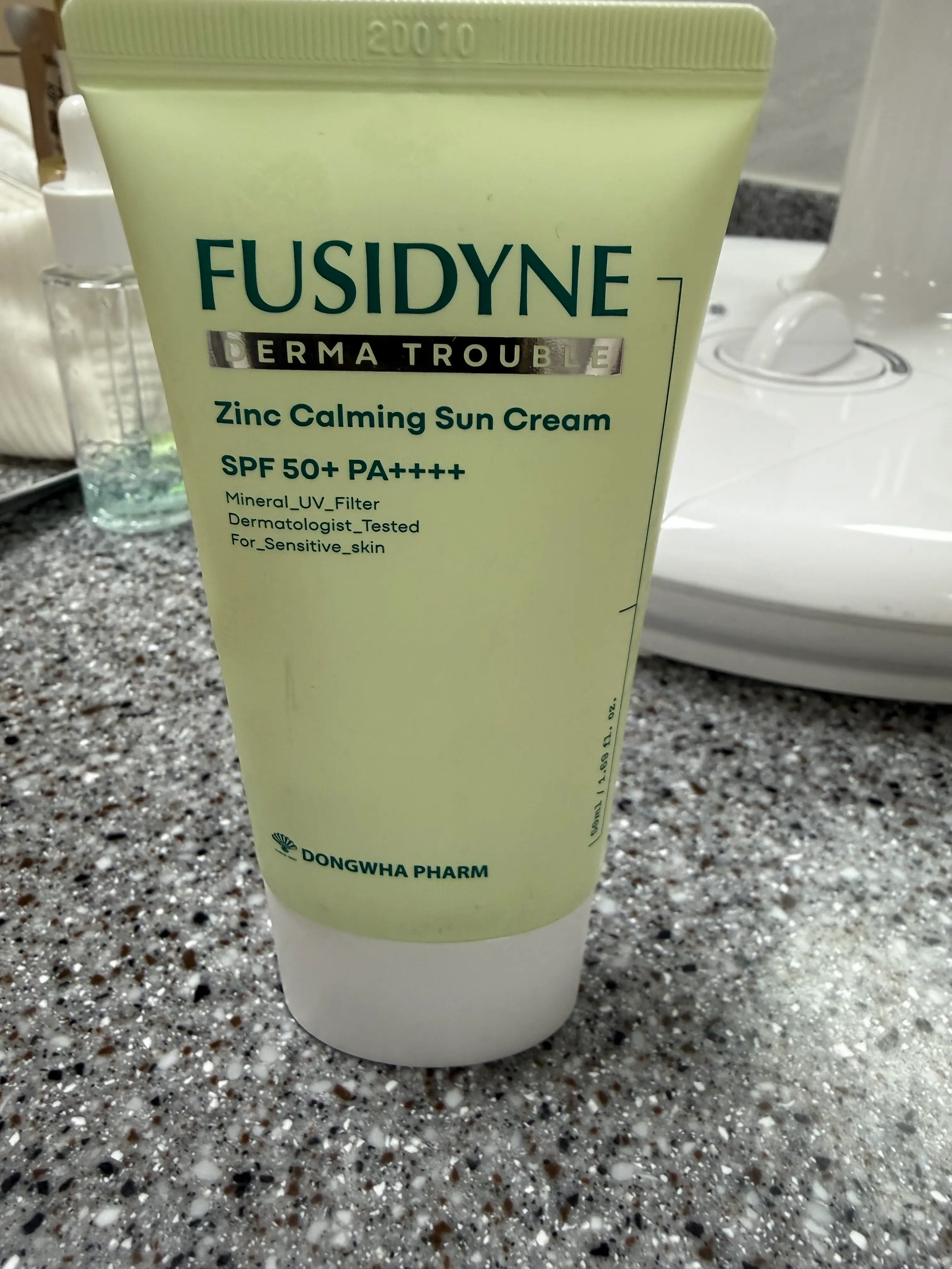 선택된 언니의파우치 리뷰 이미지 - [더마 트러블 징크 카밍 선크림]