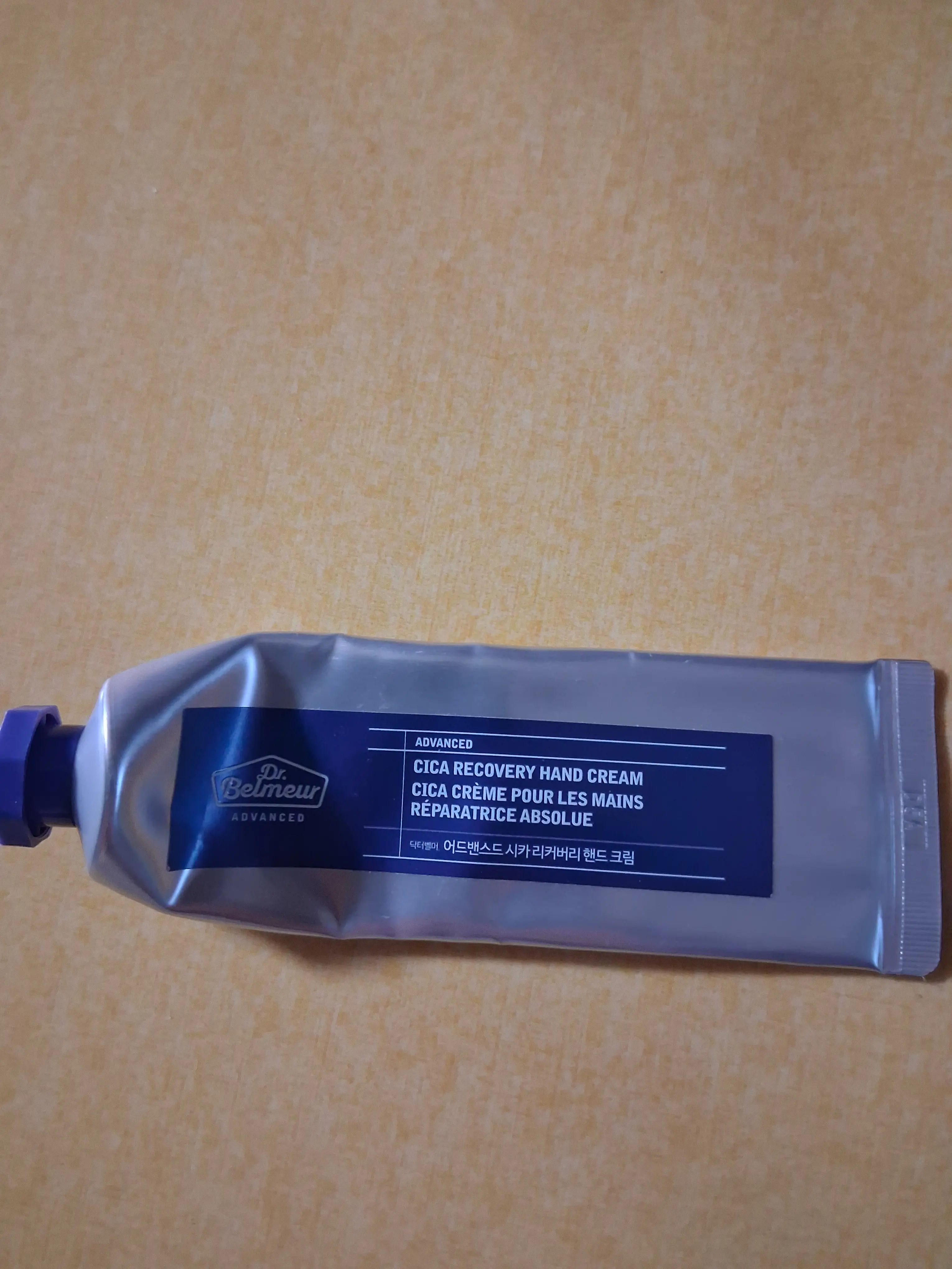 선택된 언니의파우치 리뷰 이미지 - [어드밴스드 시카 리커버리 핸드 크림]