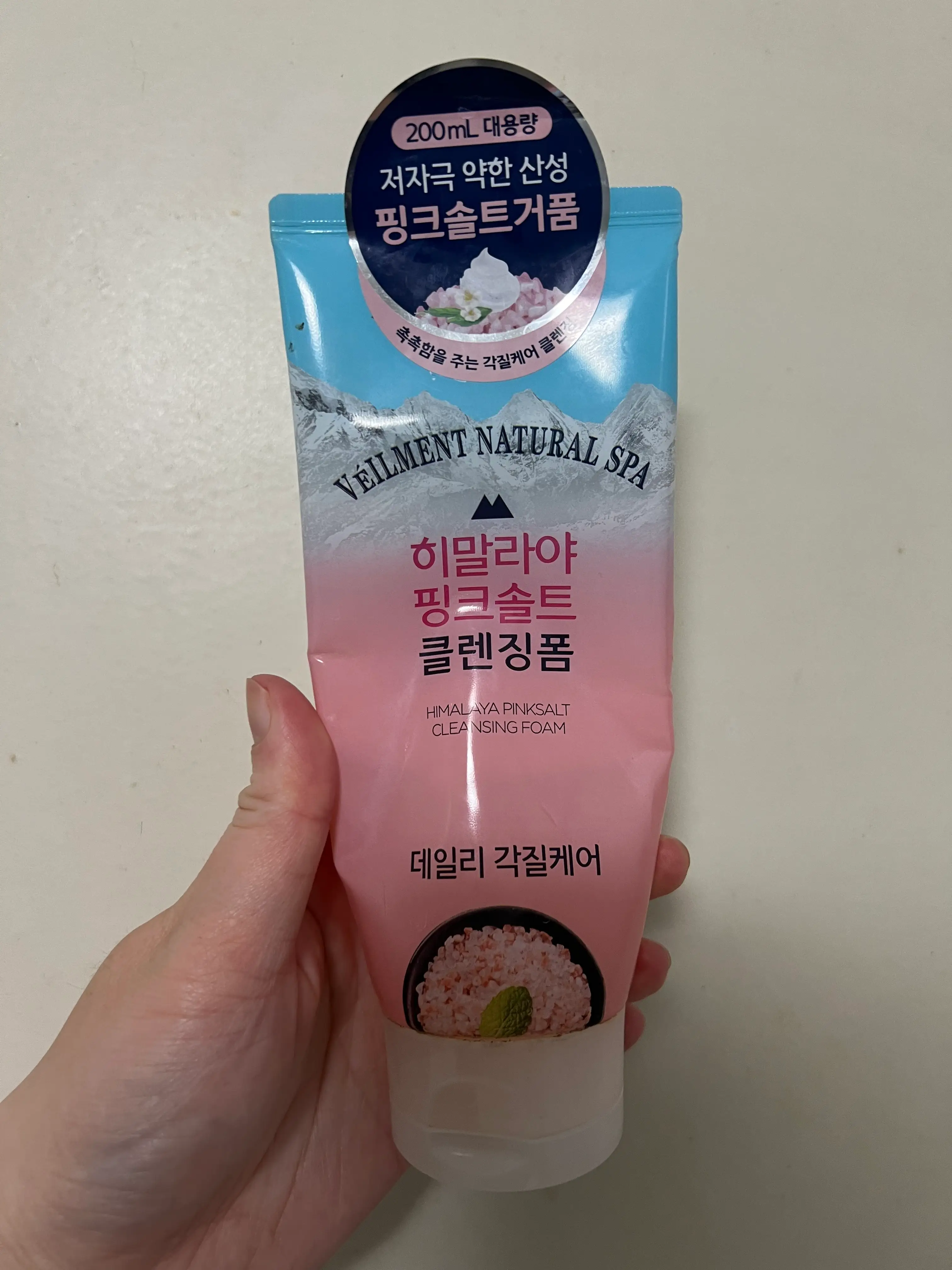 선택된 언니의파우치 리뷰 이미지 - [내추럴 스파 히말라야 핑크솔트 클렌징폼]