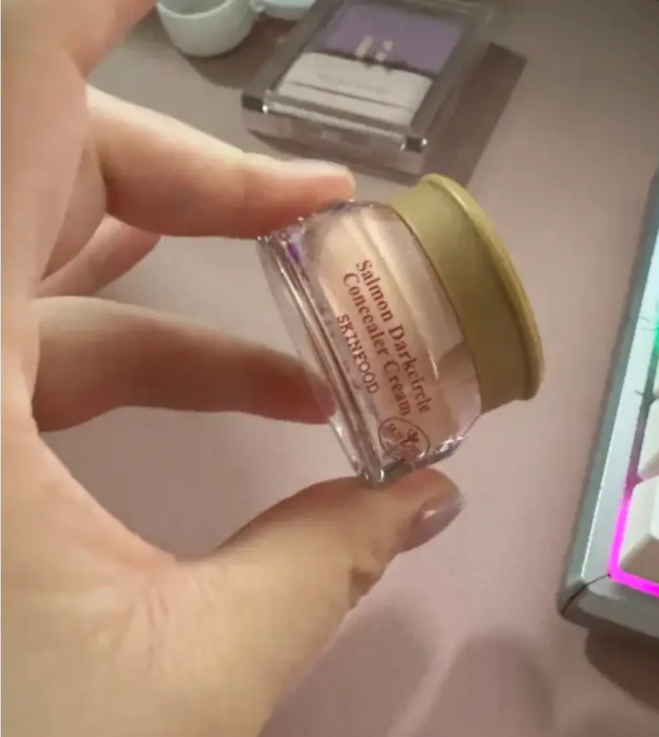 선택된 언니의파우치 리뷰 이미지 - [연어 다크서클 컨실러 크림]