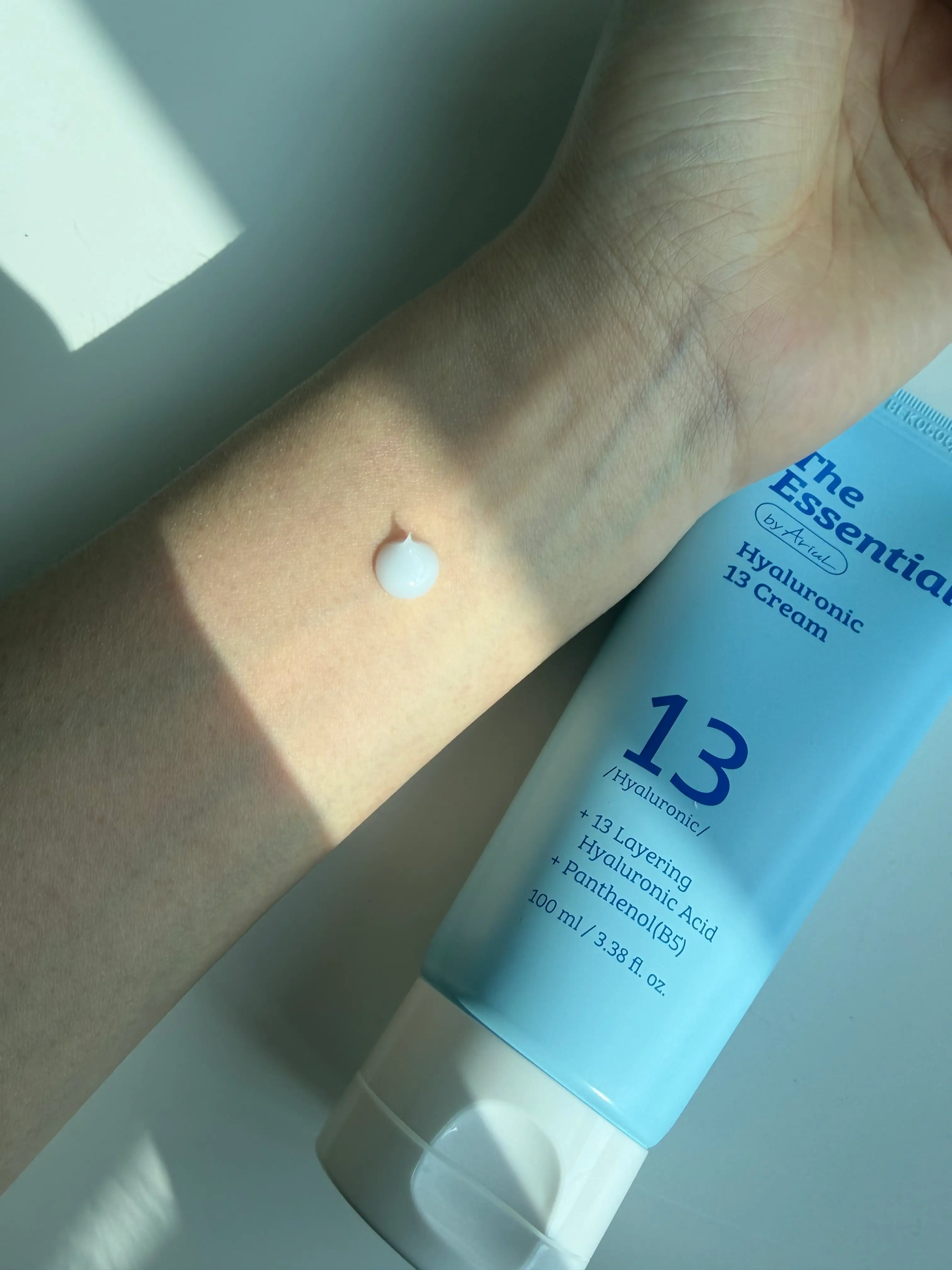 선택된 언니의파우치 리뷰 이미지 - [더 에센셜 바이 아리얼 히알루로닉 13 크림]