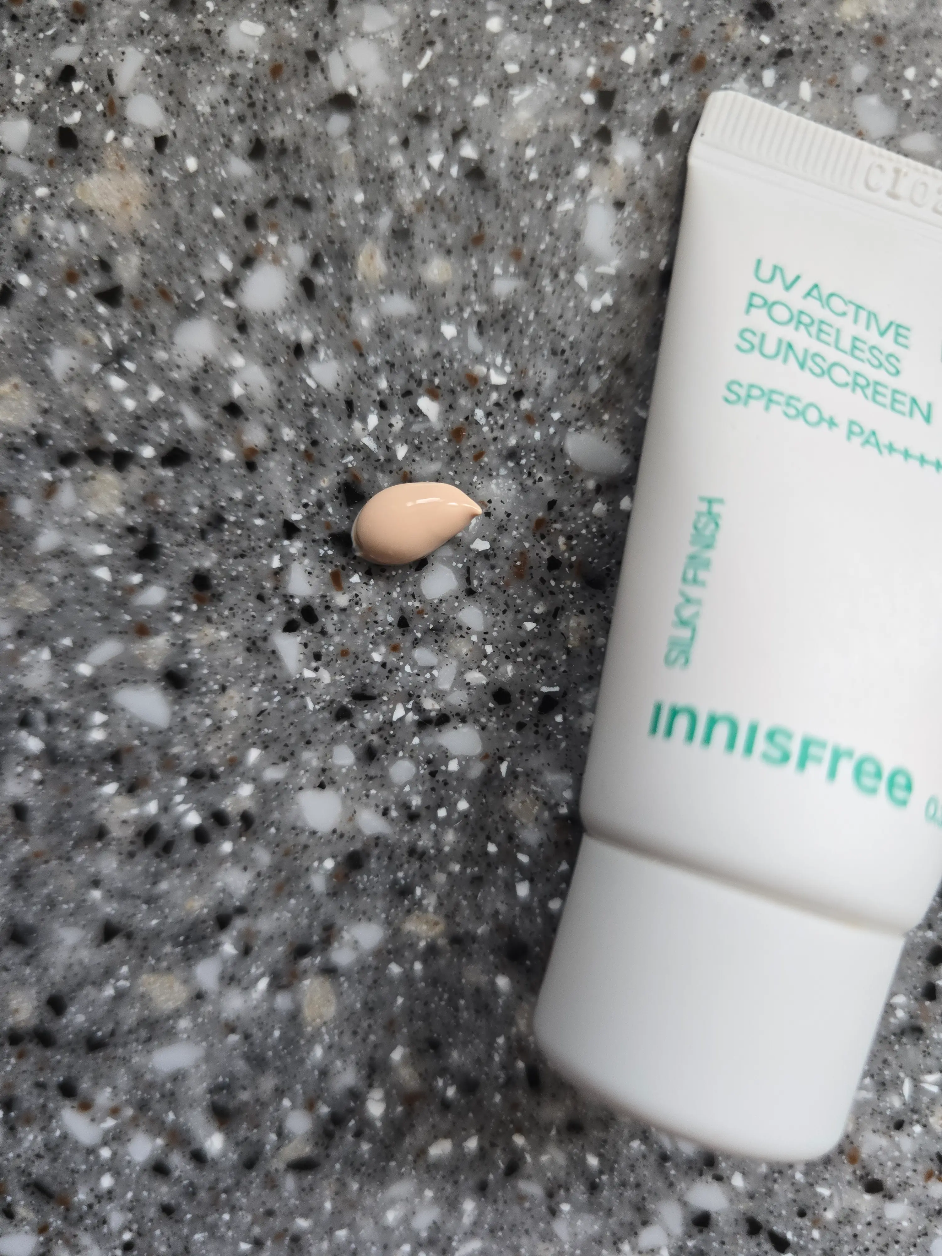 선택된 언니의파우치 리뷰 이미지 - [유브이 액티브 포어리스 선스크린]