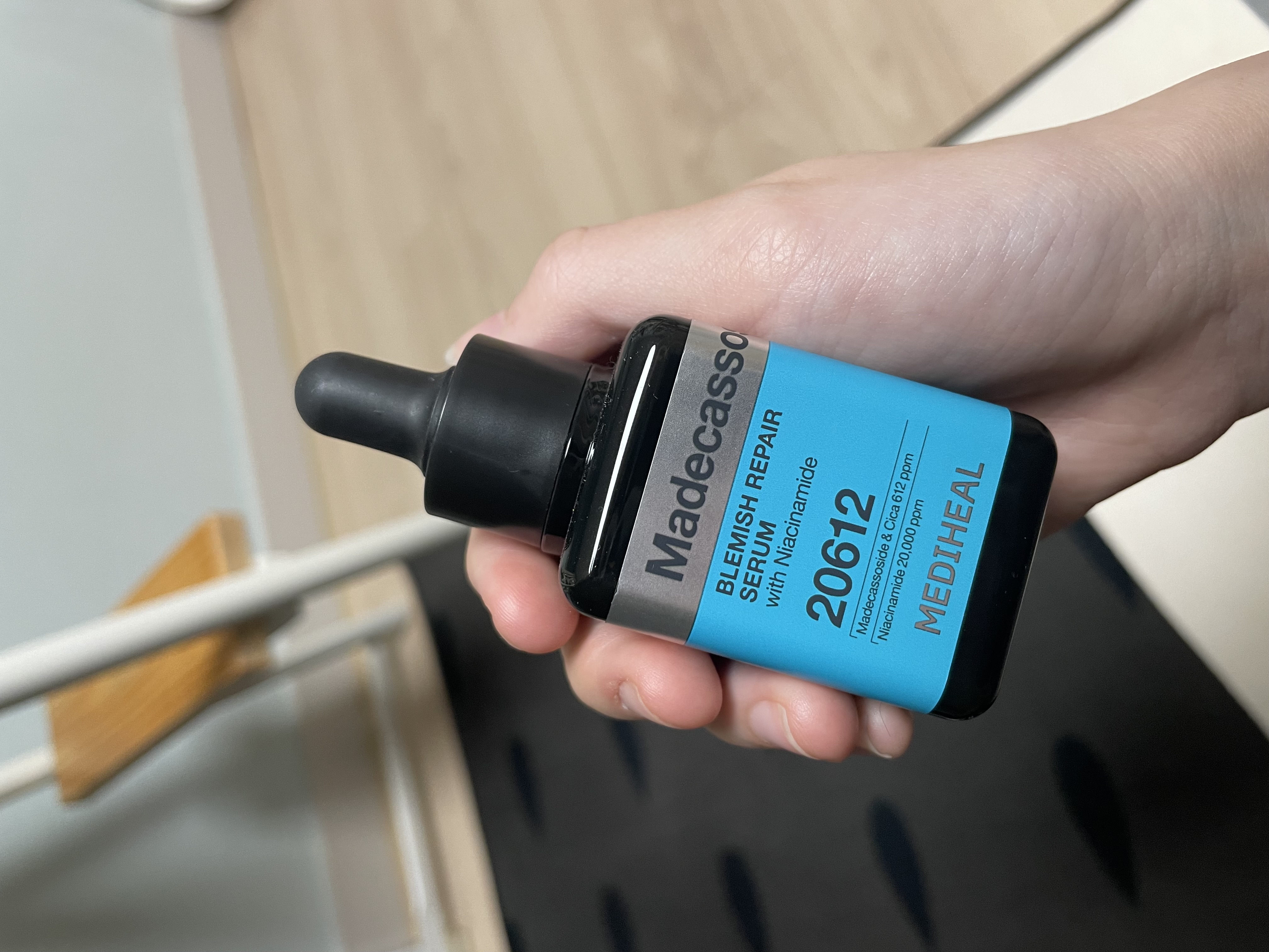 선택된 언니의파우치 리뷰 이미지 - [마데카소사이드 흔적 리페어 세럼]