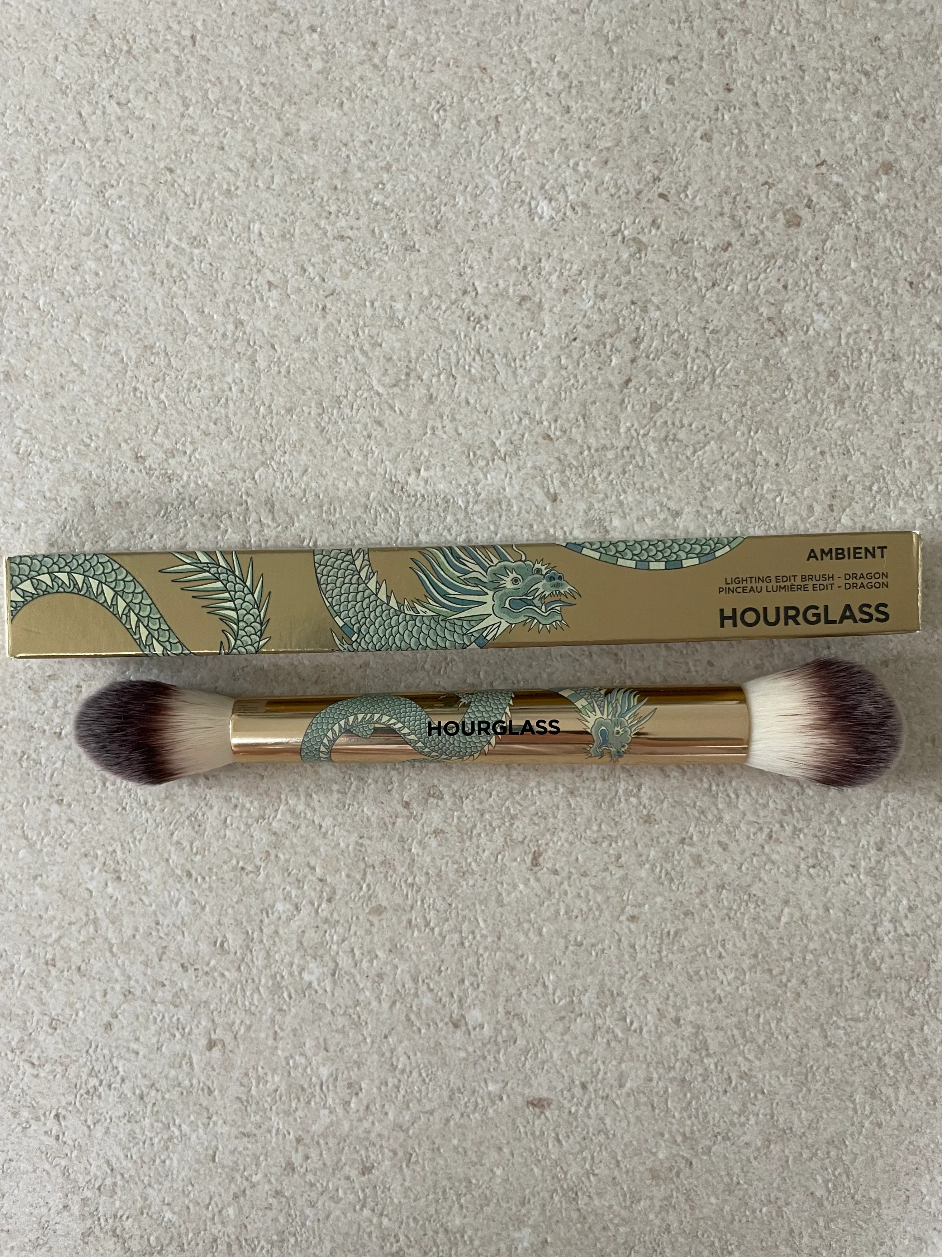 선택된 언니의파우치 리뷰 이미지 - [2024 홀리데이 앰비언트 라이팅 에딧 브러쉬]