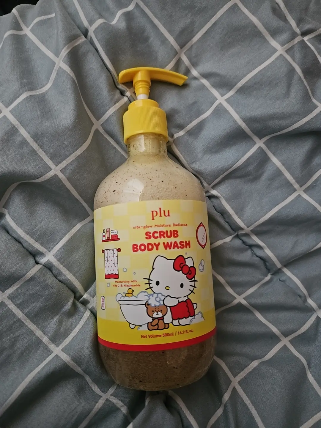 선택된 언니의파우치 리뷰 이미지 - [(플루X헬로키티) 비타글로우 수분광채 스크럽 바디워시 멜로즈]