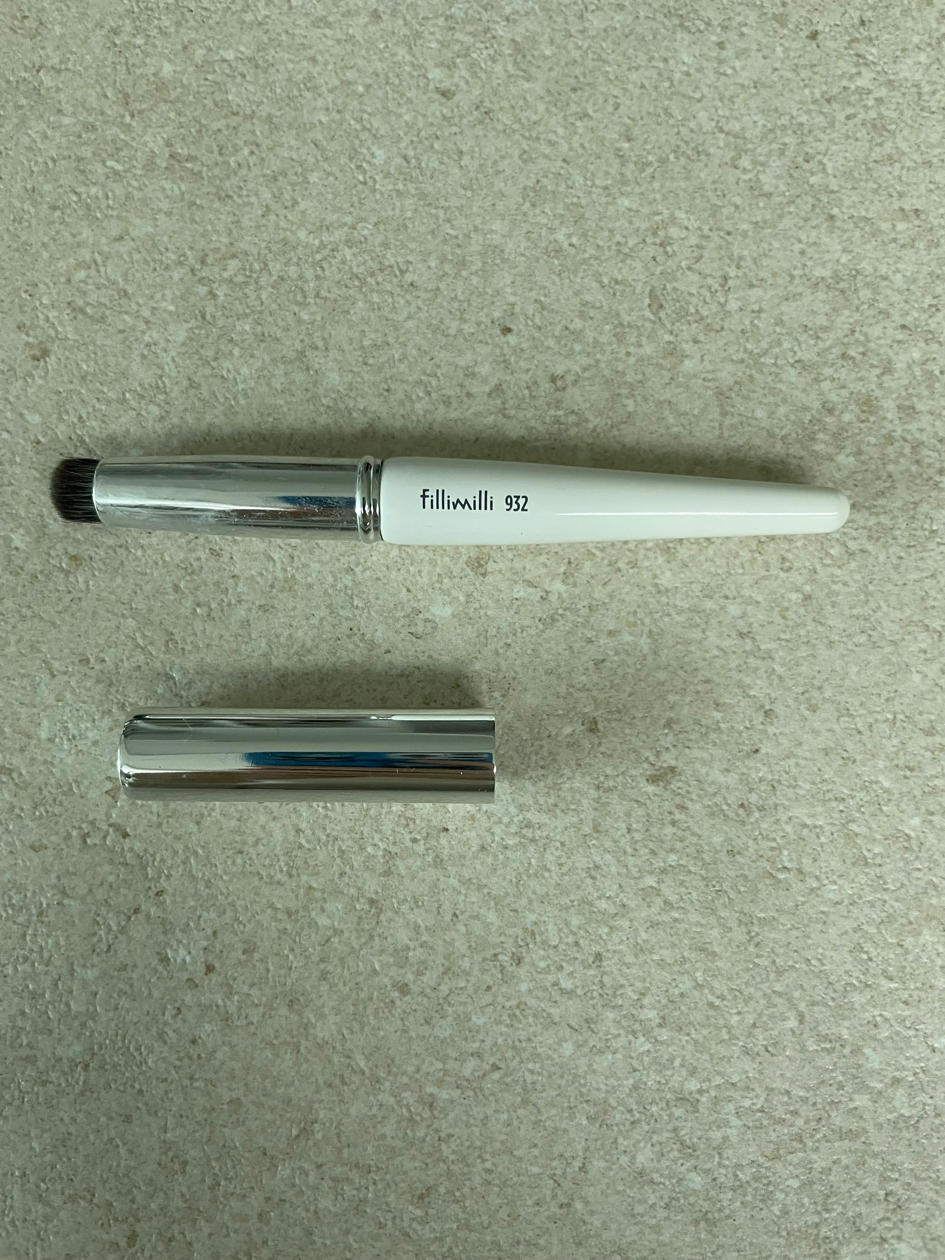 선택된 언니의파우치 리뷰 이미지 - [포터블 오버립 브러시 932]