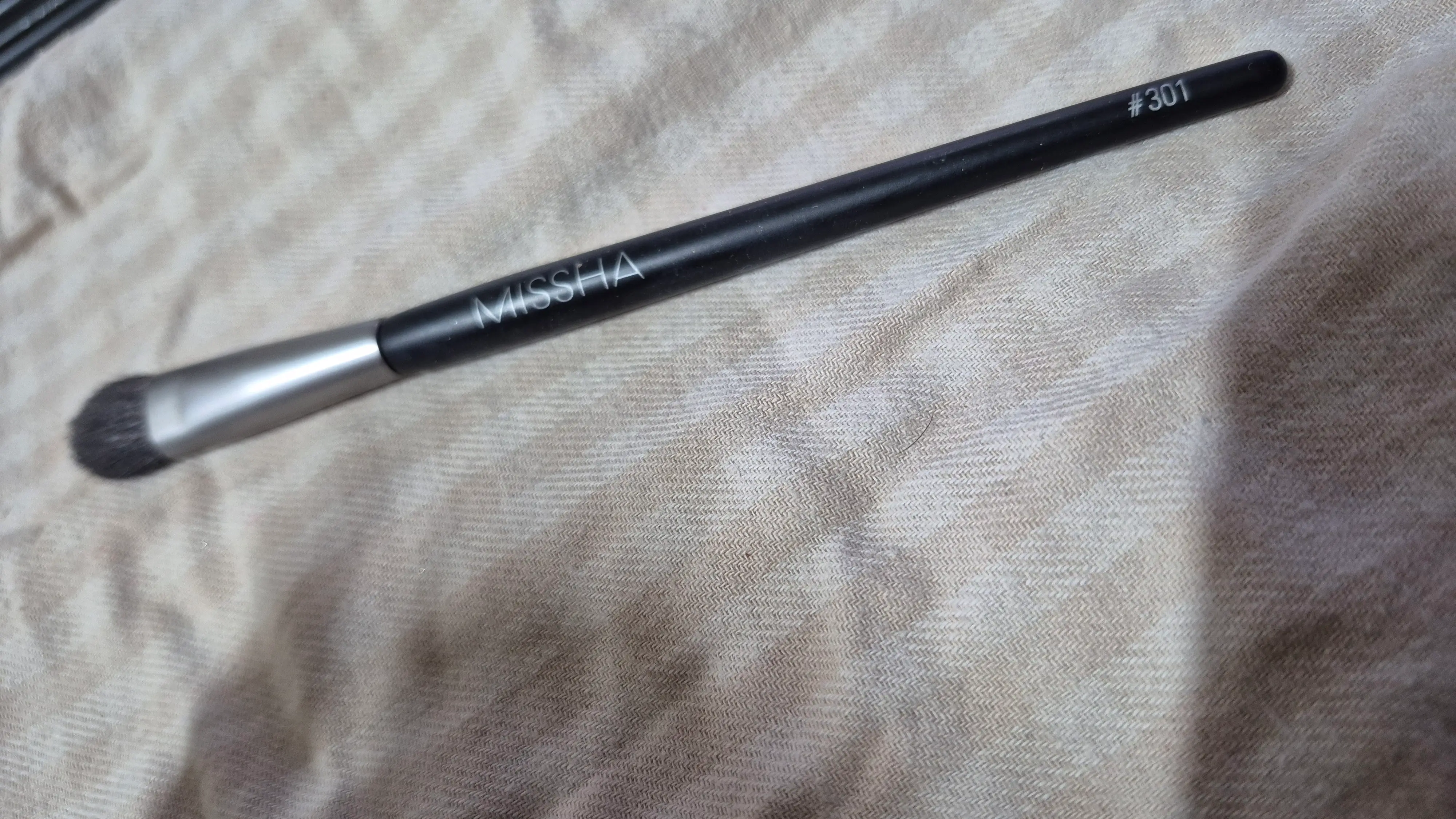 선택된 언니의파우치 리뷰 이미지 - [아티스툴 섀도우 브러쉬 301]