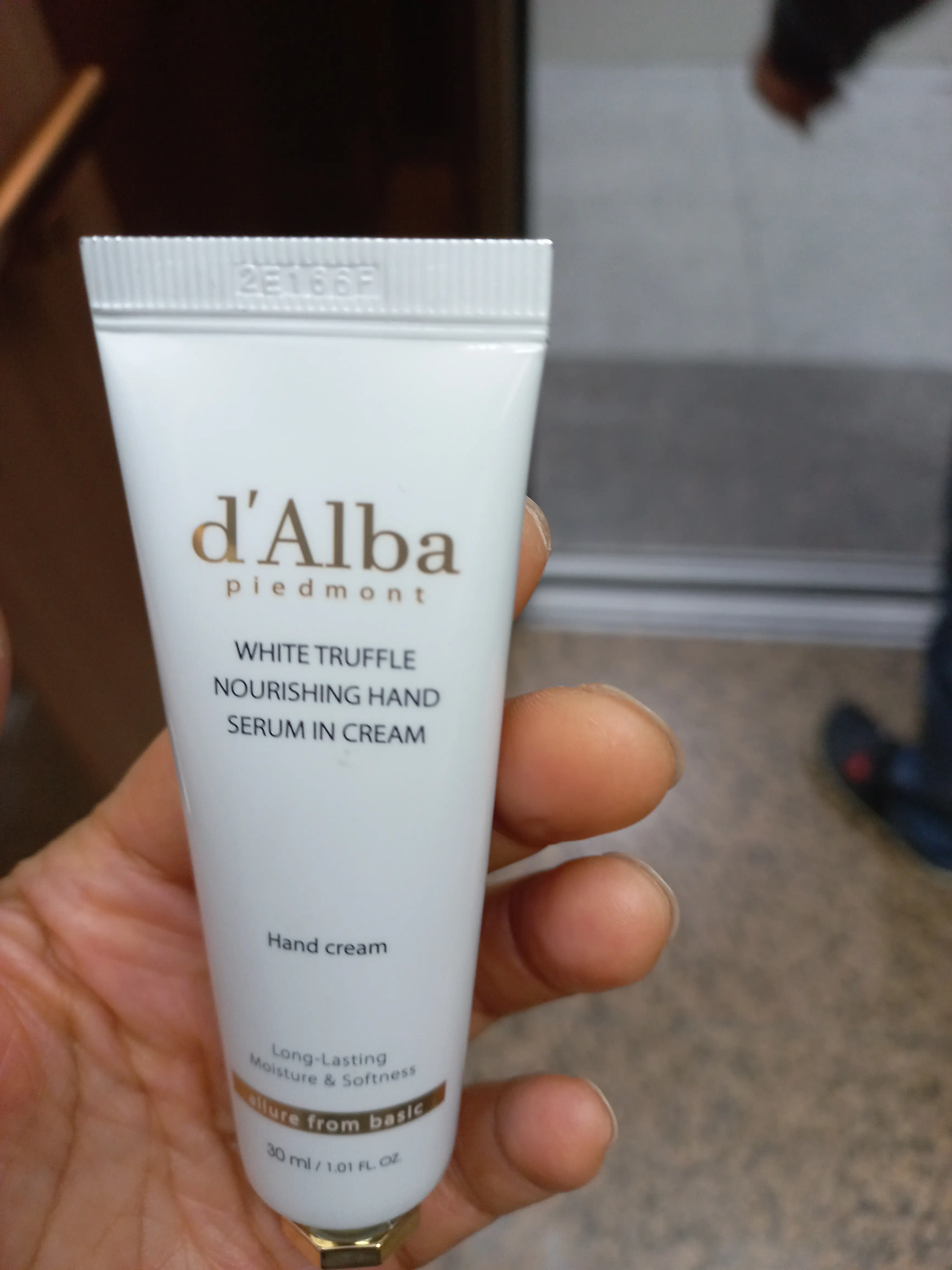 선택된 언니의파우치 리뷰 이미지 - [화이트 트러플 너리싱 핸드 세럼 인 크림]