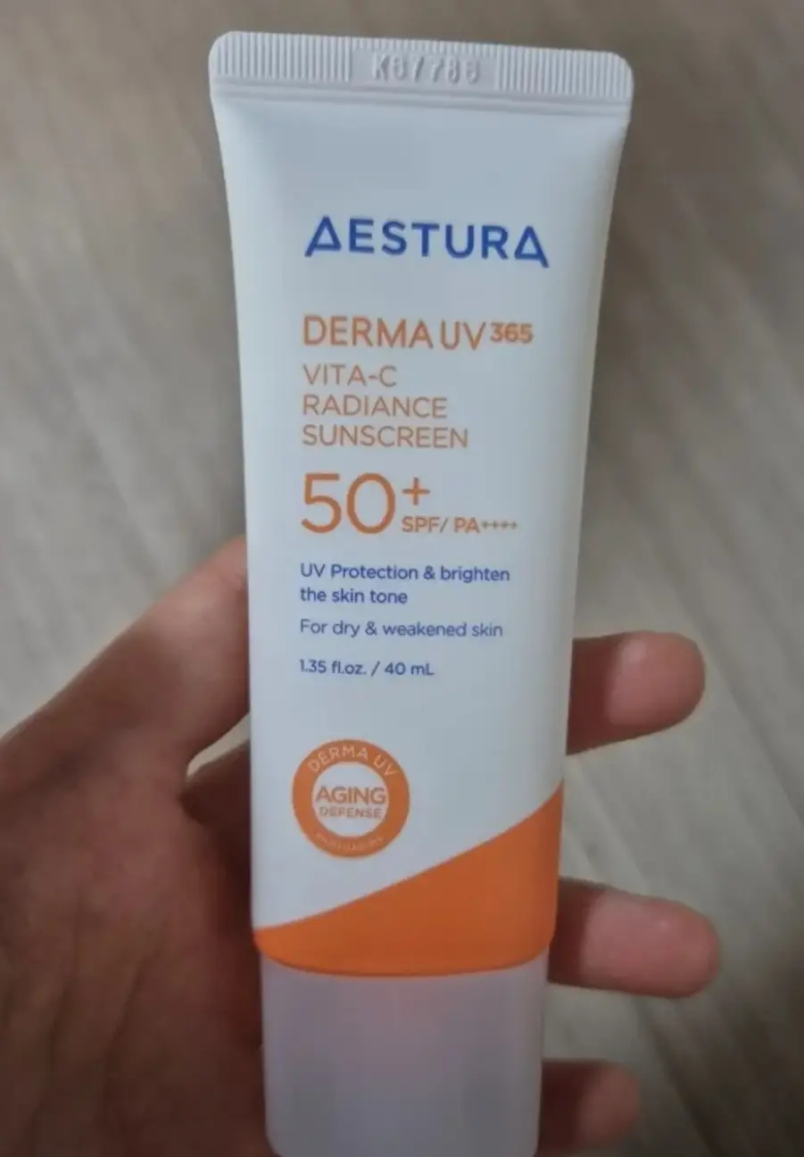 선택된 언니의파우치 리뷰 이미지 - [더마UV365 비타C 광채수분 선크림]