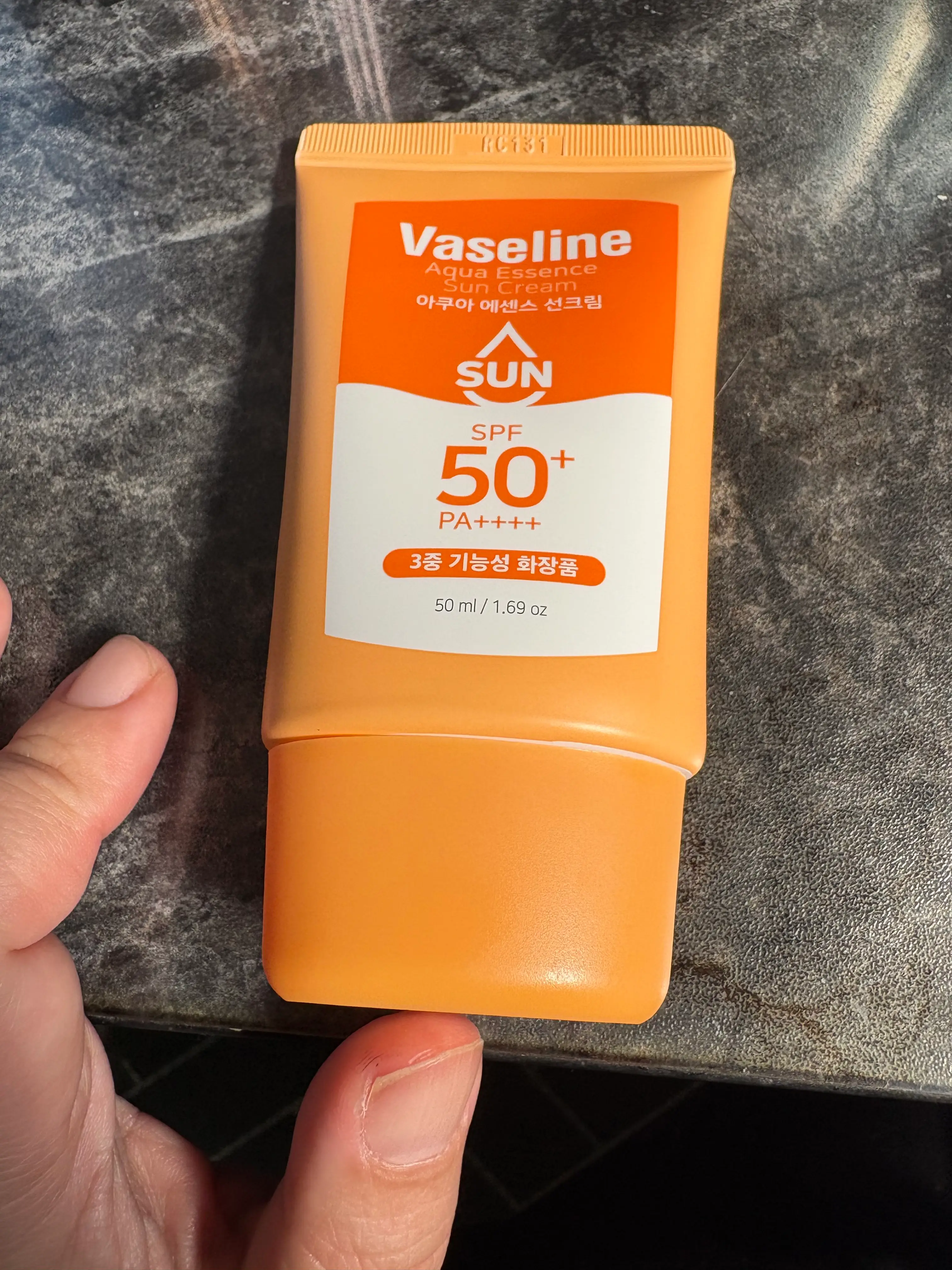 선택된 언니의파우치 리뷰 이미지 - [바세린 아쿠아 에센스 선크림]