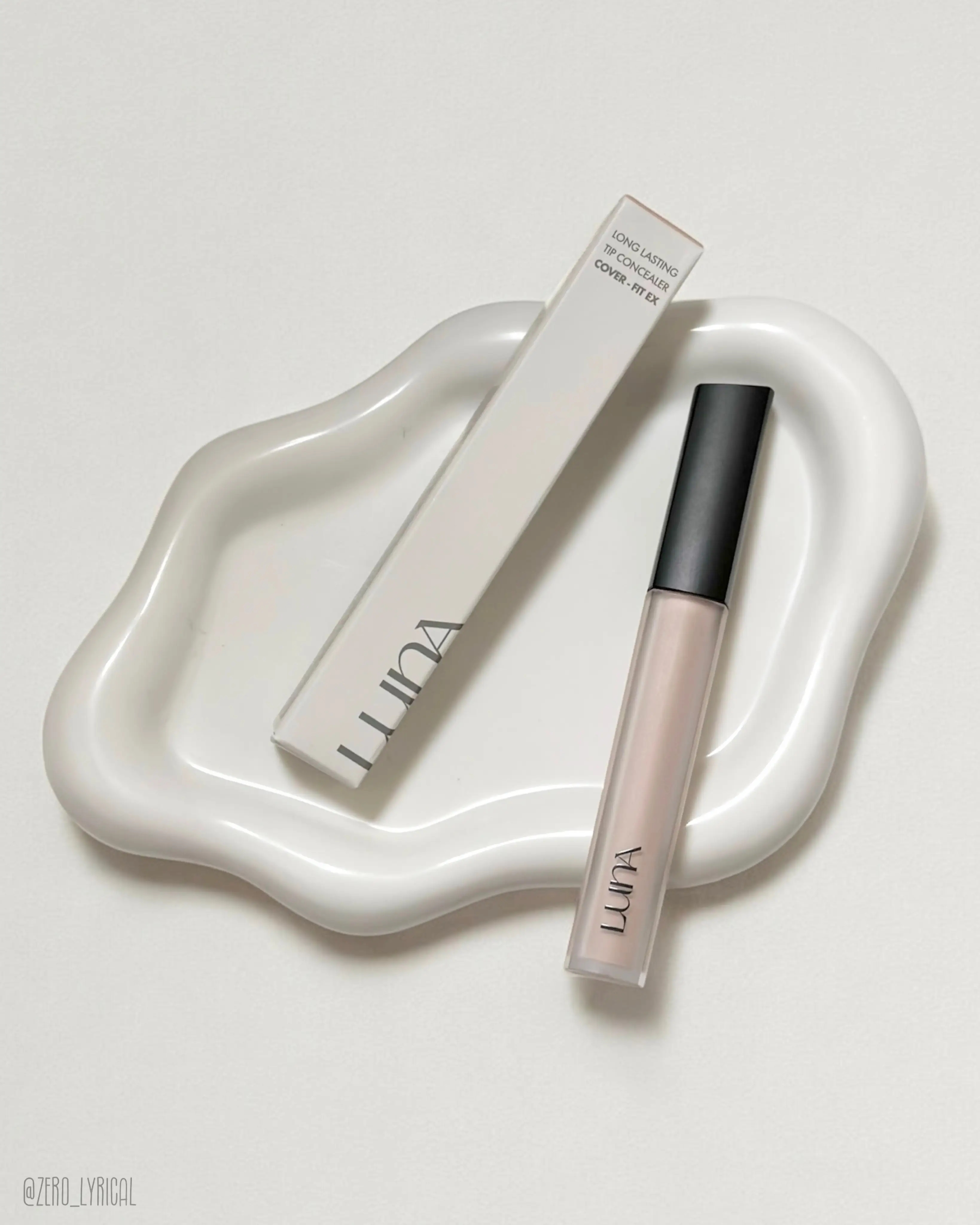 선택된 언니의파우치 리뷰 이미지 - [롱래스팅 팁 컨실러 EX]