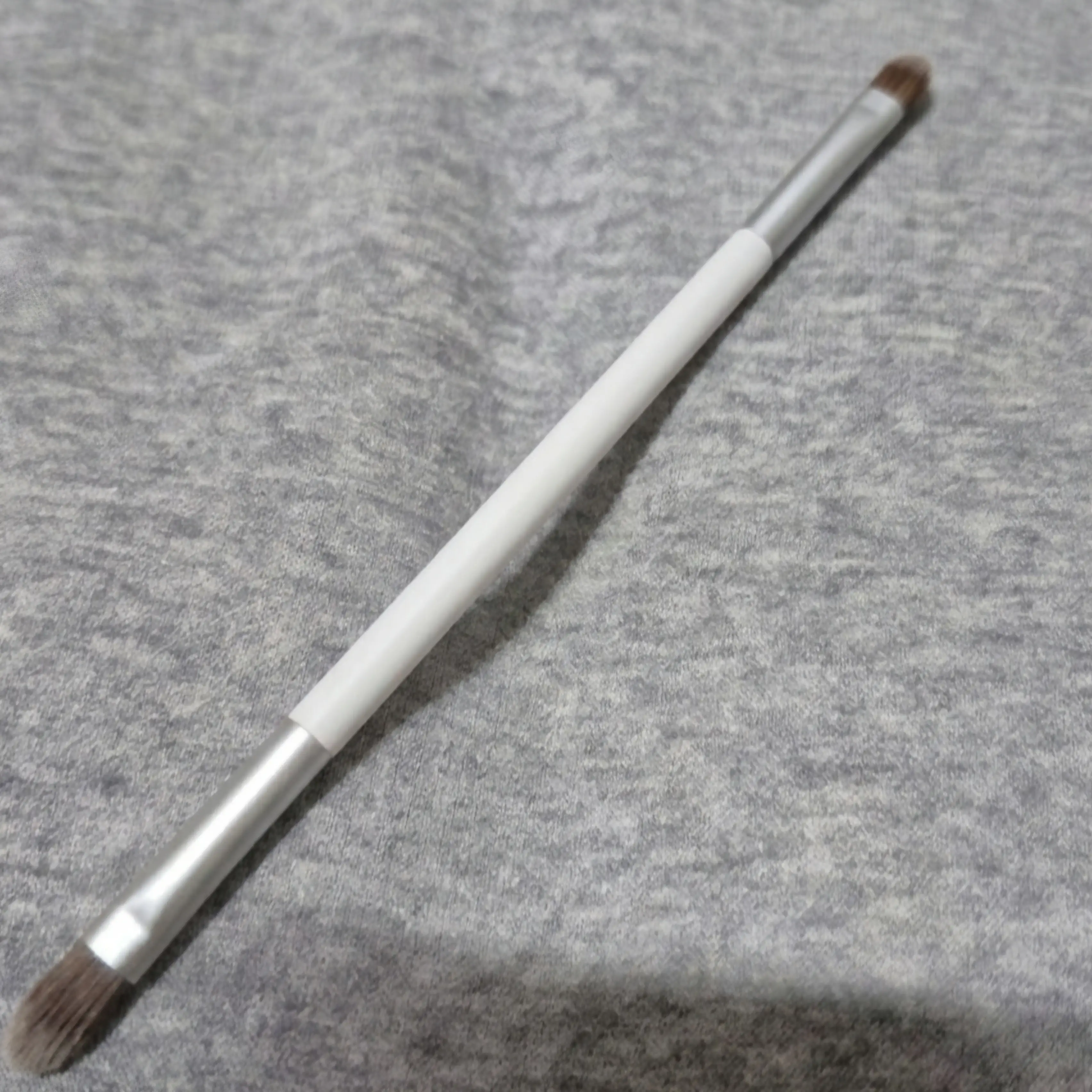 선택된 언니의파우치 리뷰 이미지 - [듀얼 컨실러 브러시 810]