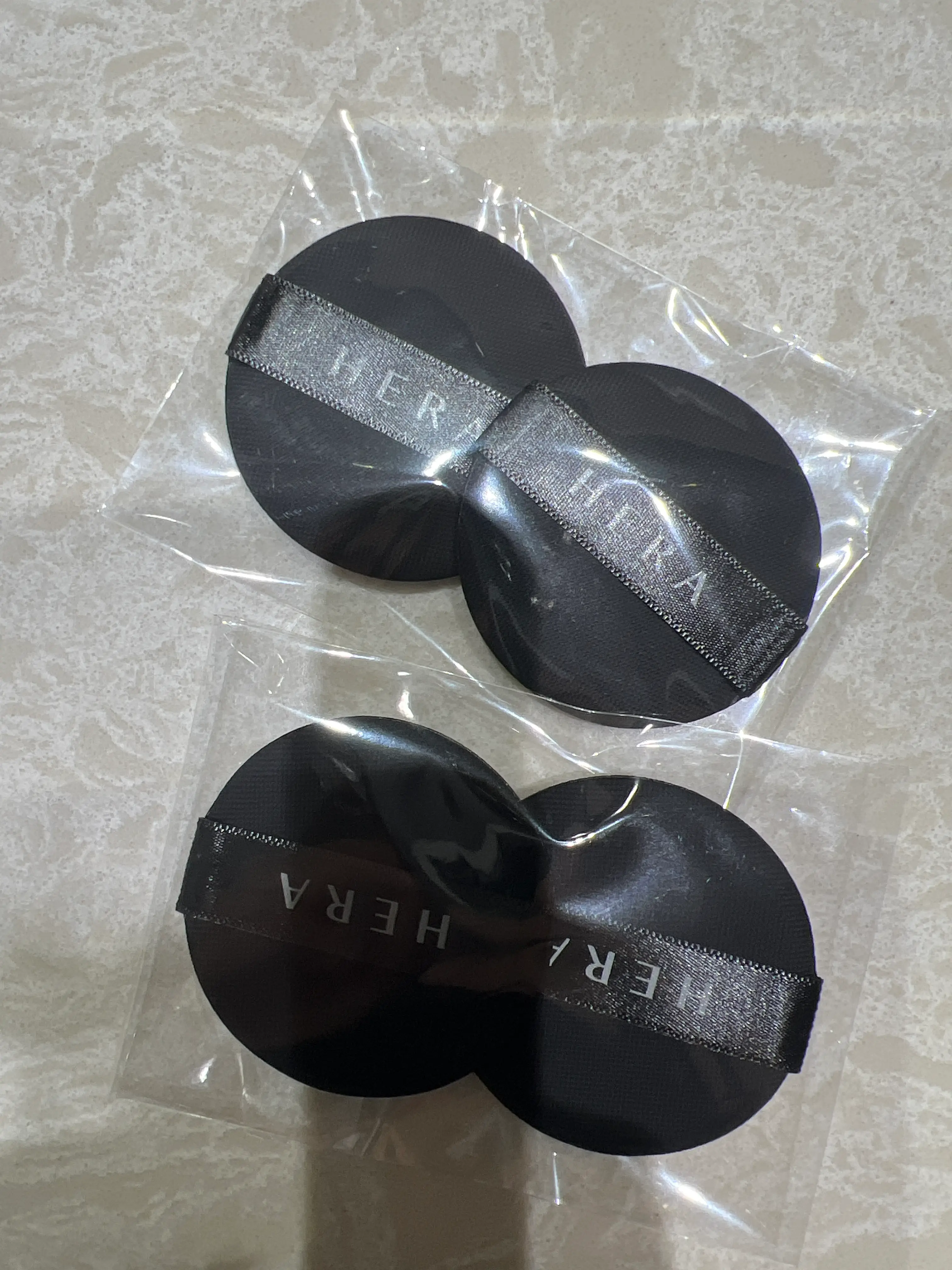 선택된 언니의파우치 리뷰 이미지 - [블랙 쿠션 파운데이션 퍼프]