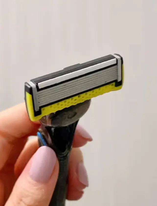 선택된 언니의파우치 리뷰 이미지 - [페이스 7 II 프레쉬 면도기]