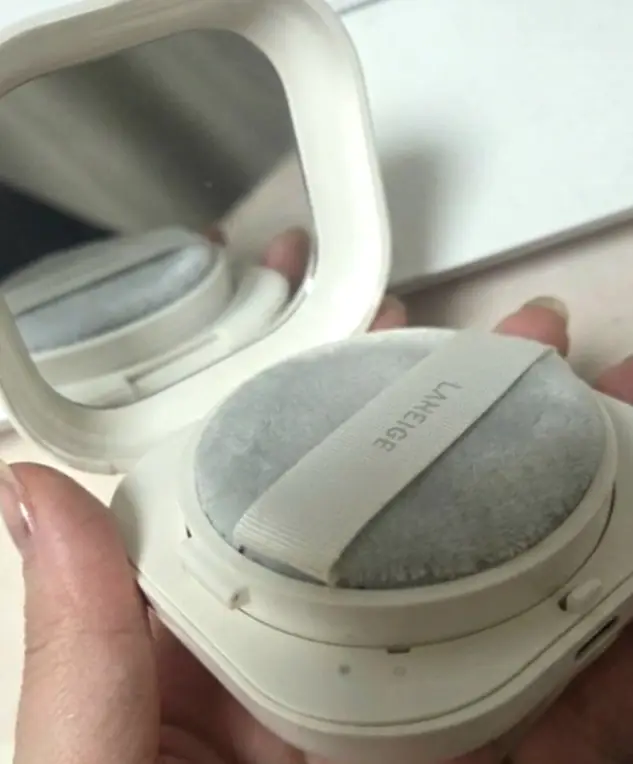 선택된 언니의파우치 리뷰 이미지 - [네오 에센셜 블러링 피니시 파우더]