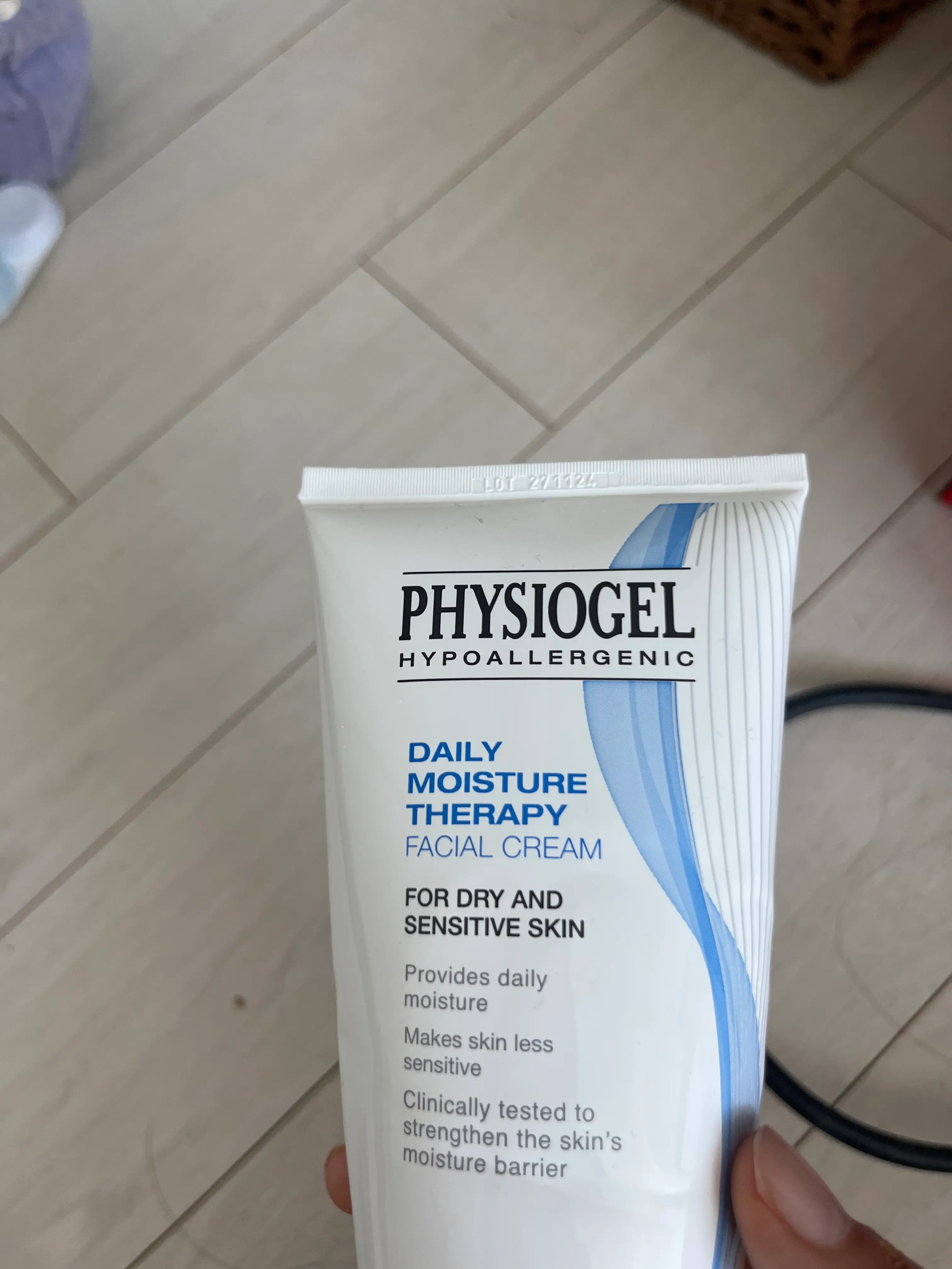 선택된 언니의파우치 리뷰 이미지 - [데일리 모이스쳐 테라피 페이셜 크림]