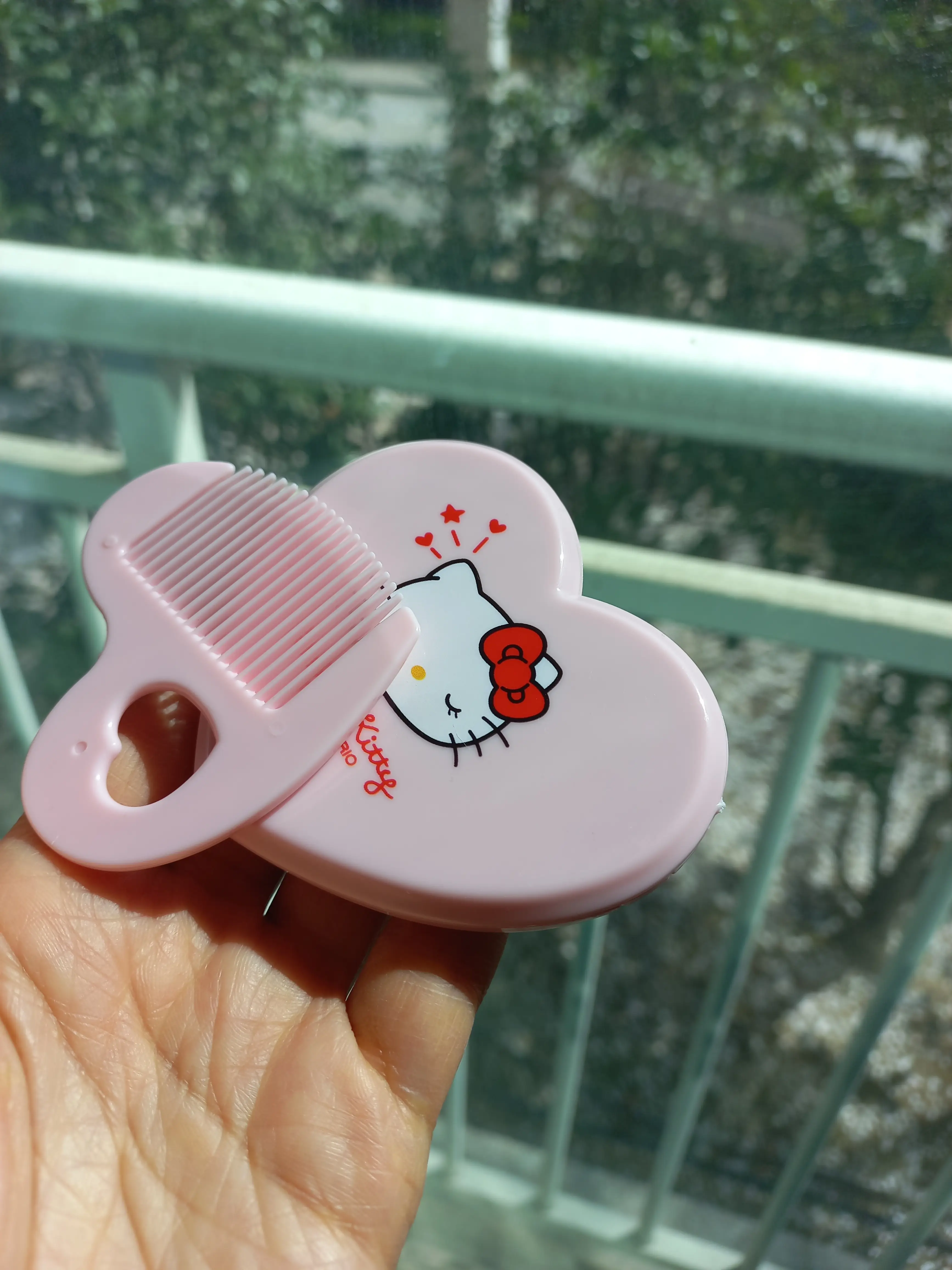 선택된 언니의파우치 리뷰 이미지 - [헬로키티 빗 거울 세트]