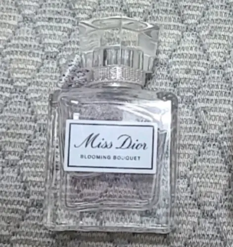 선택된 언니의파우치 리뷰 이미지 - [미스 디올 블루밍 부케 오 드 뚜왈렛]